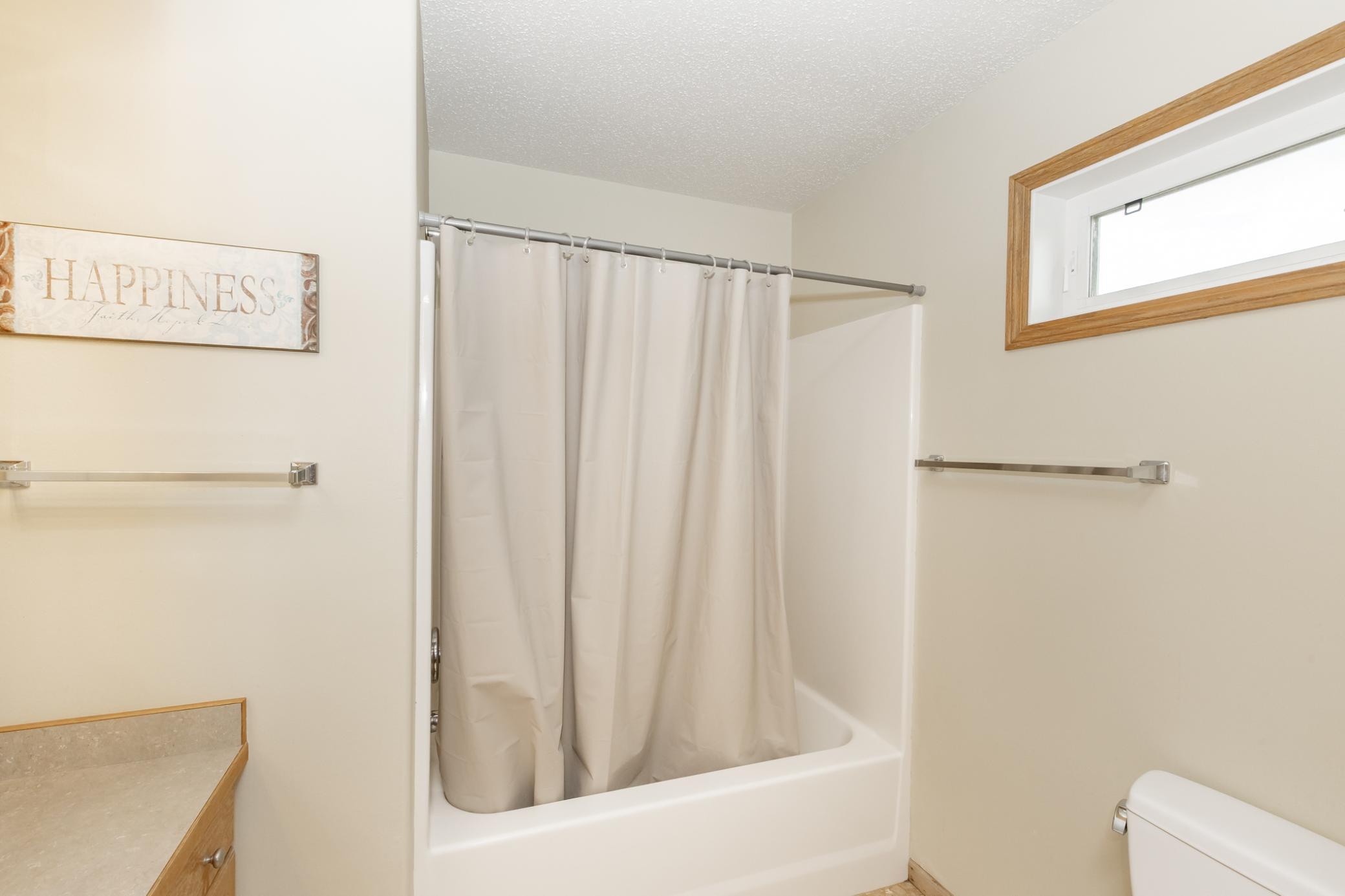 807 16th W Avenue, West Fargo ND 58078 - Photo 18 of 48