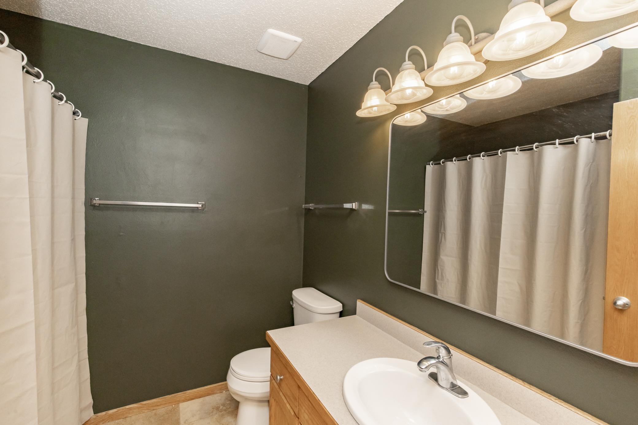 807 16th W Avenue, West Fargo ND 58078 - Photo 25 of 48