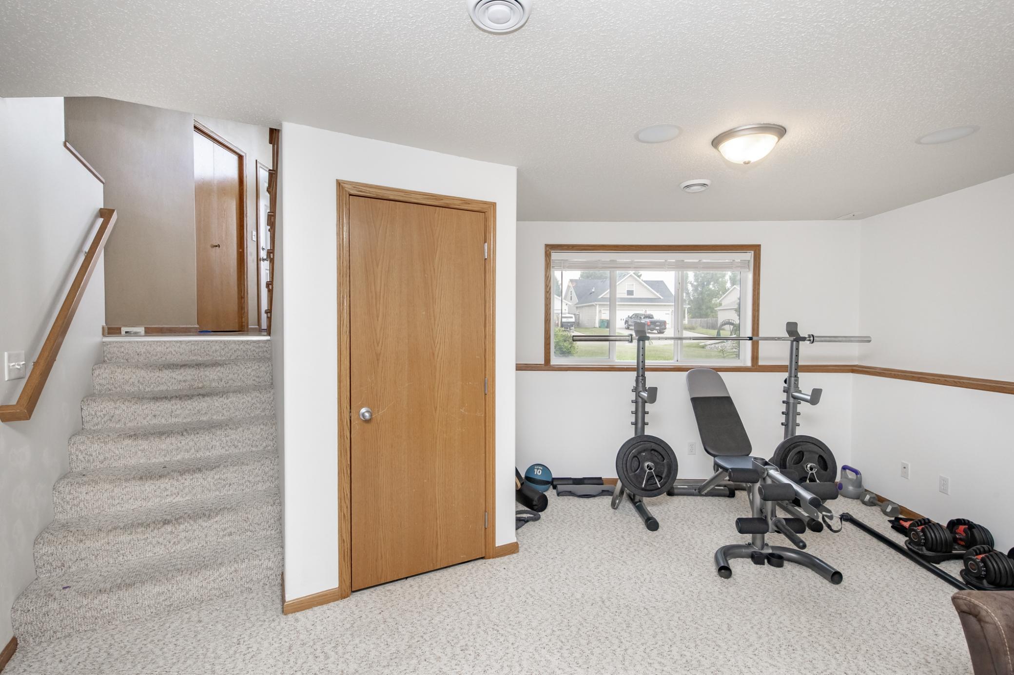 807 16th W Avenue, West Fargo ND 58078 - Photo 27 of 48