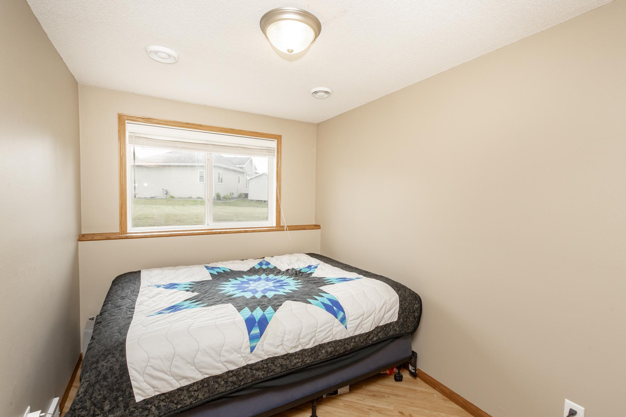 807 16th W Avenue, West Fargo ND 58078 - Photo 33 of 48