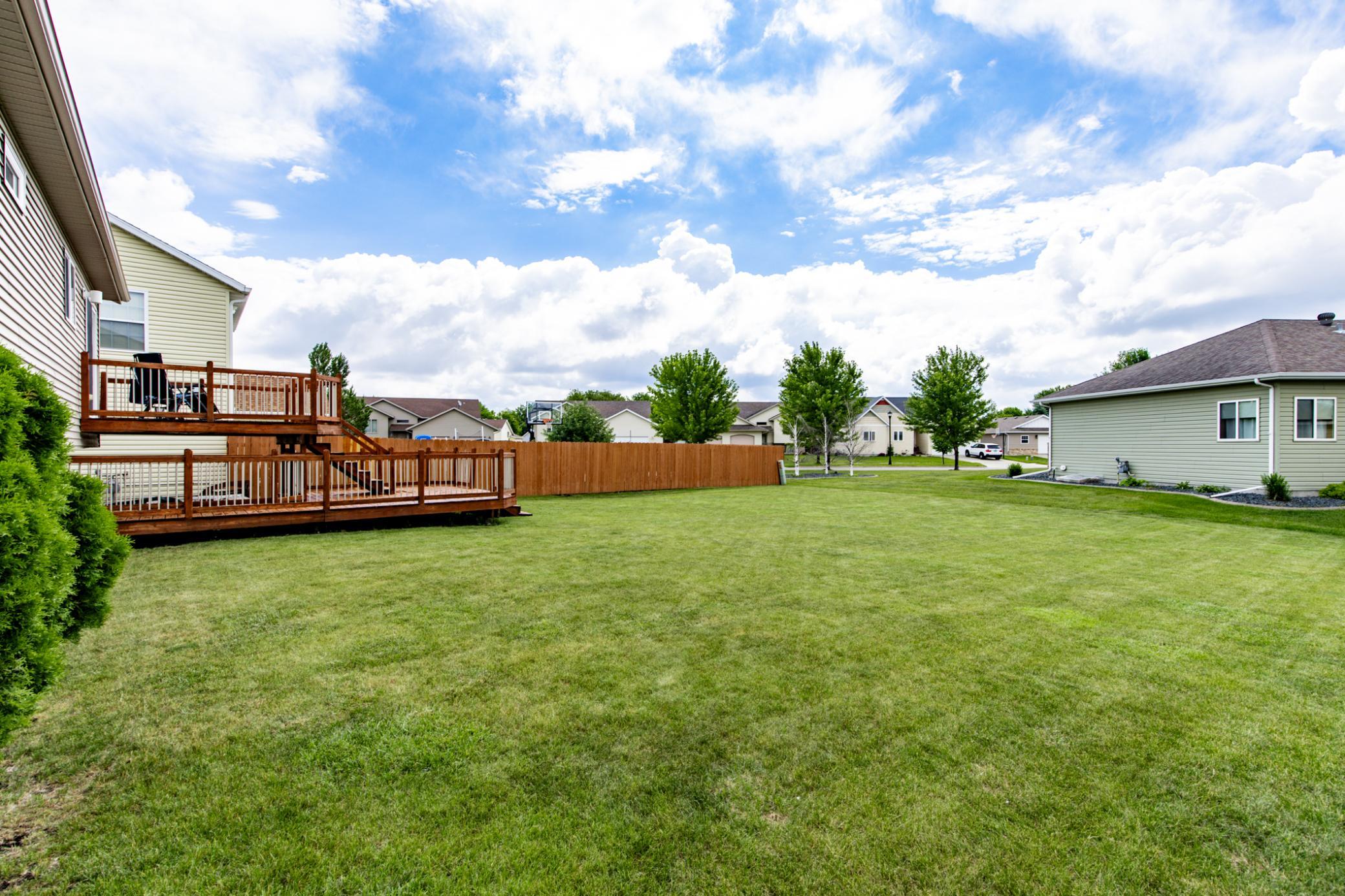 807 16th W Avenue, West Fargo ND 58078 - Photo 45 of 48