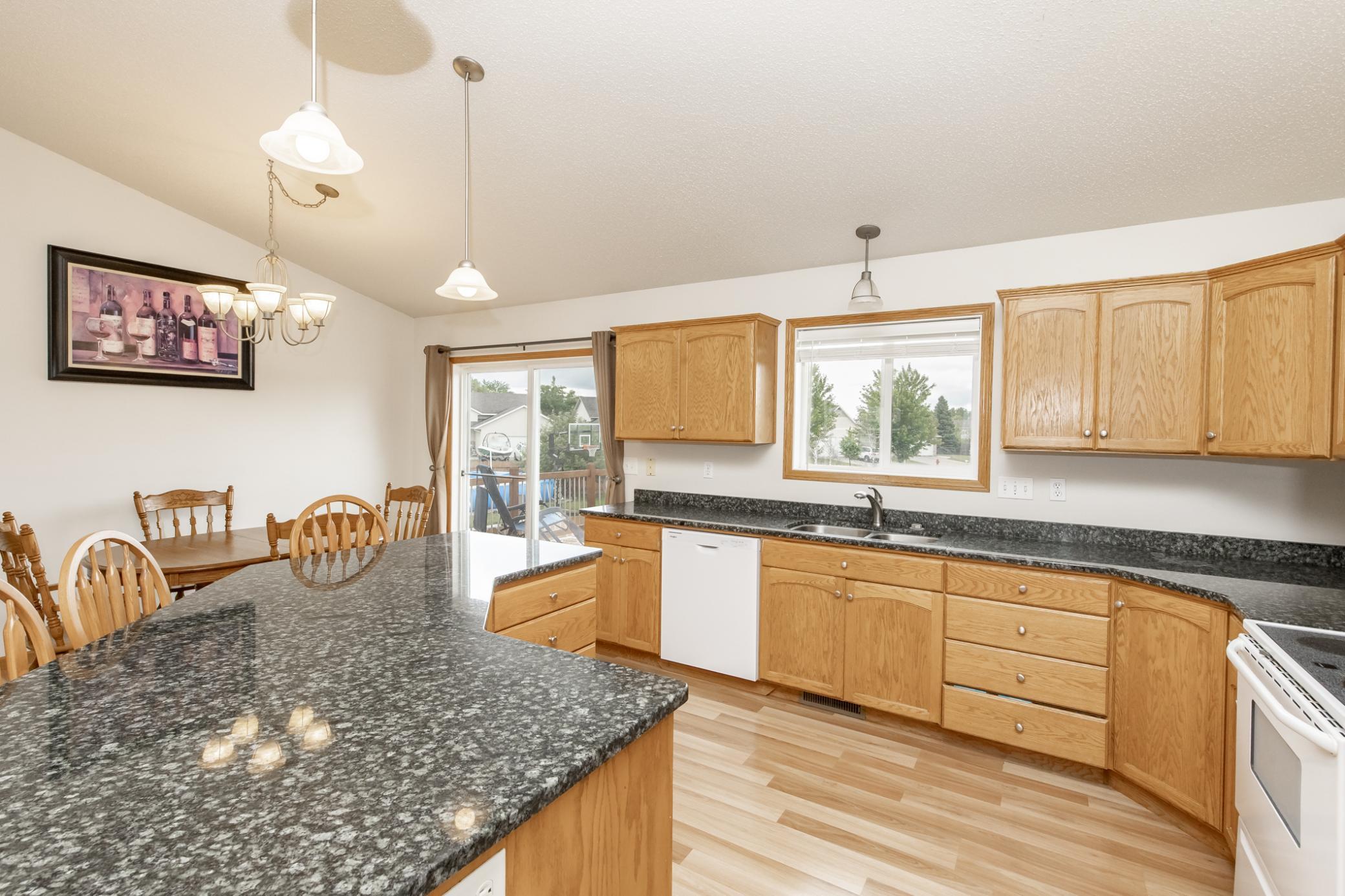 807 16th W Avenue, West Fargo ND 58078 - Photo 10 of 48