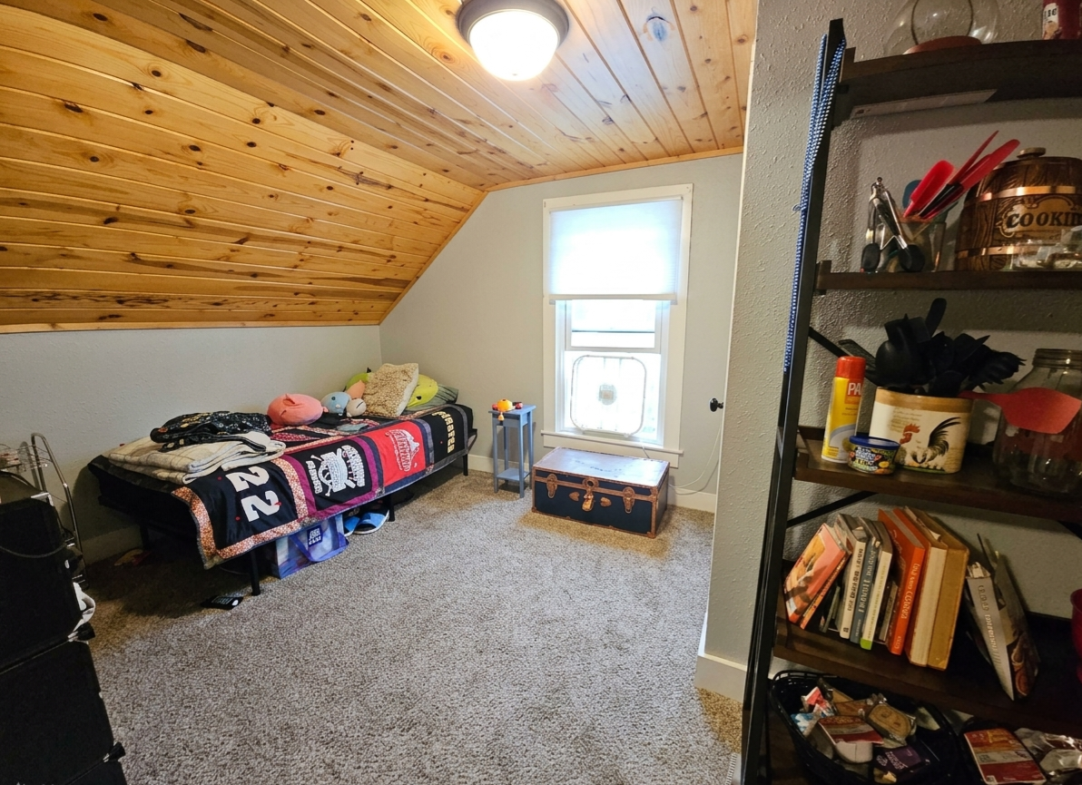 1888 duplex for sale at 1020 Rosewood Street in Brainerd, MN — 4 bed, 2 bath (photo 15 of 15)