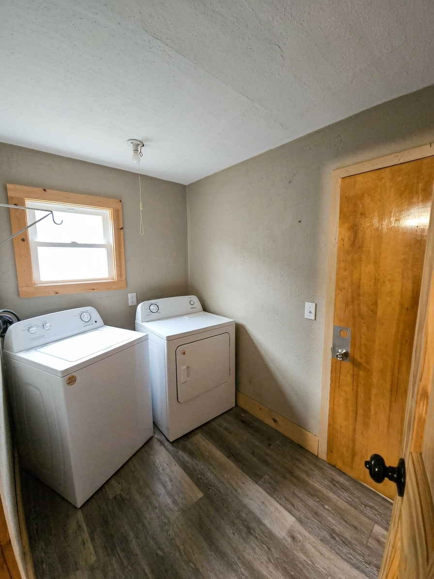 1888 duplex for sale at 1020 Rosewood Street in Brainerd, MN — 4 bed, 2 bath (photo 8 of 15)