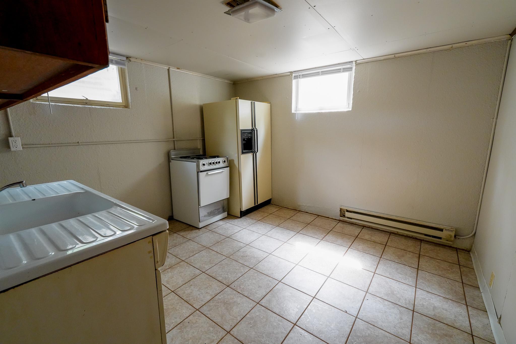 1961 single family home for sale at 1107 17th Street S in Moorhead, MN — 5 bed, 2 bath (photo 17 of 28)