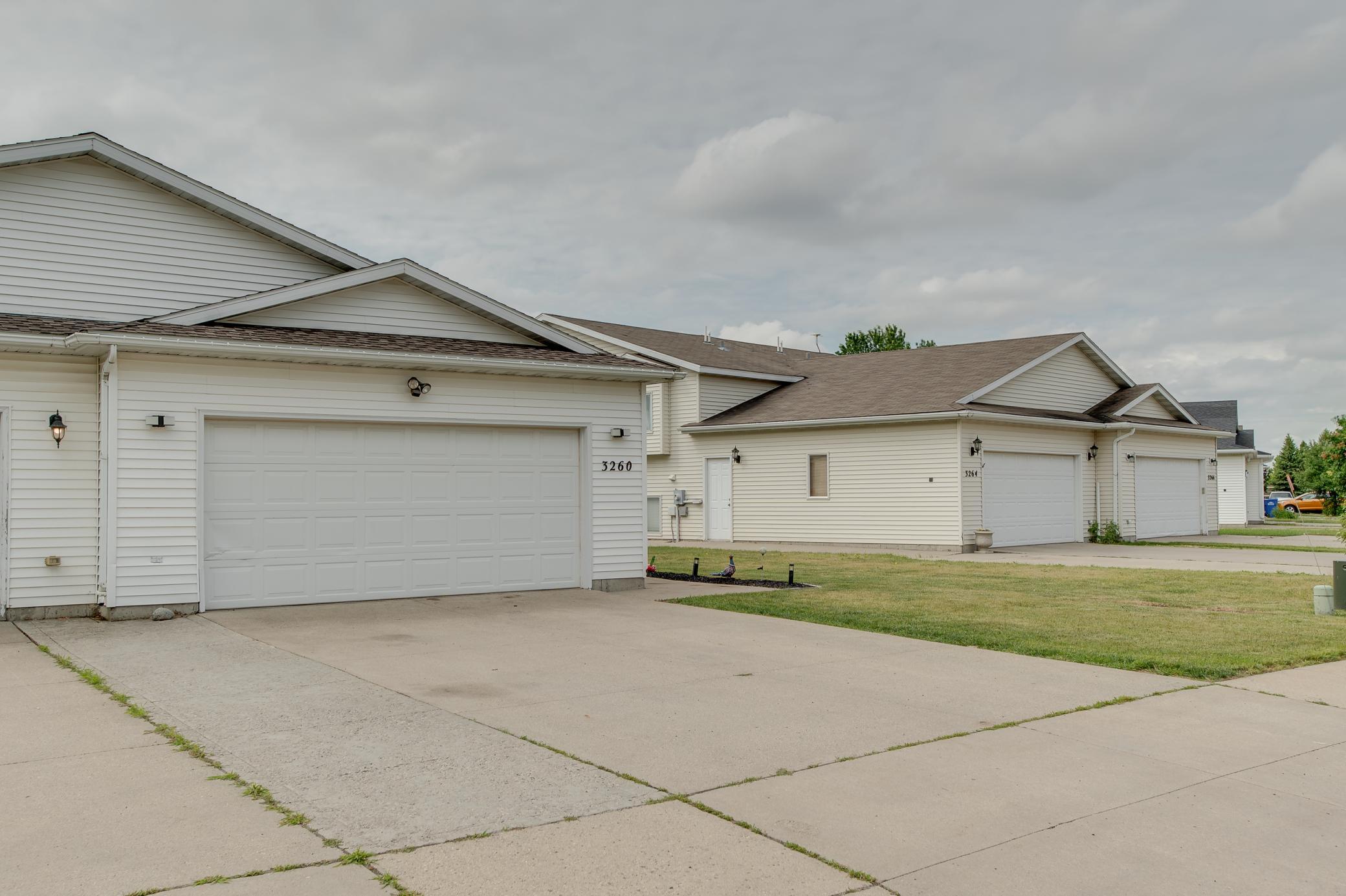 3260 35th S Avenue, Fargo ND 58104 - Photo 3 of 41