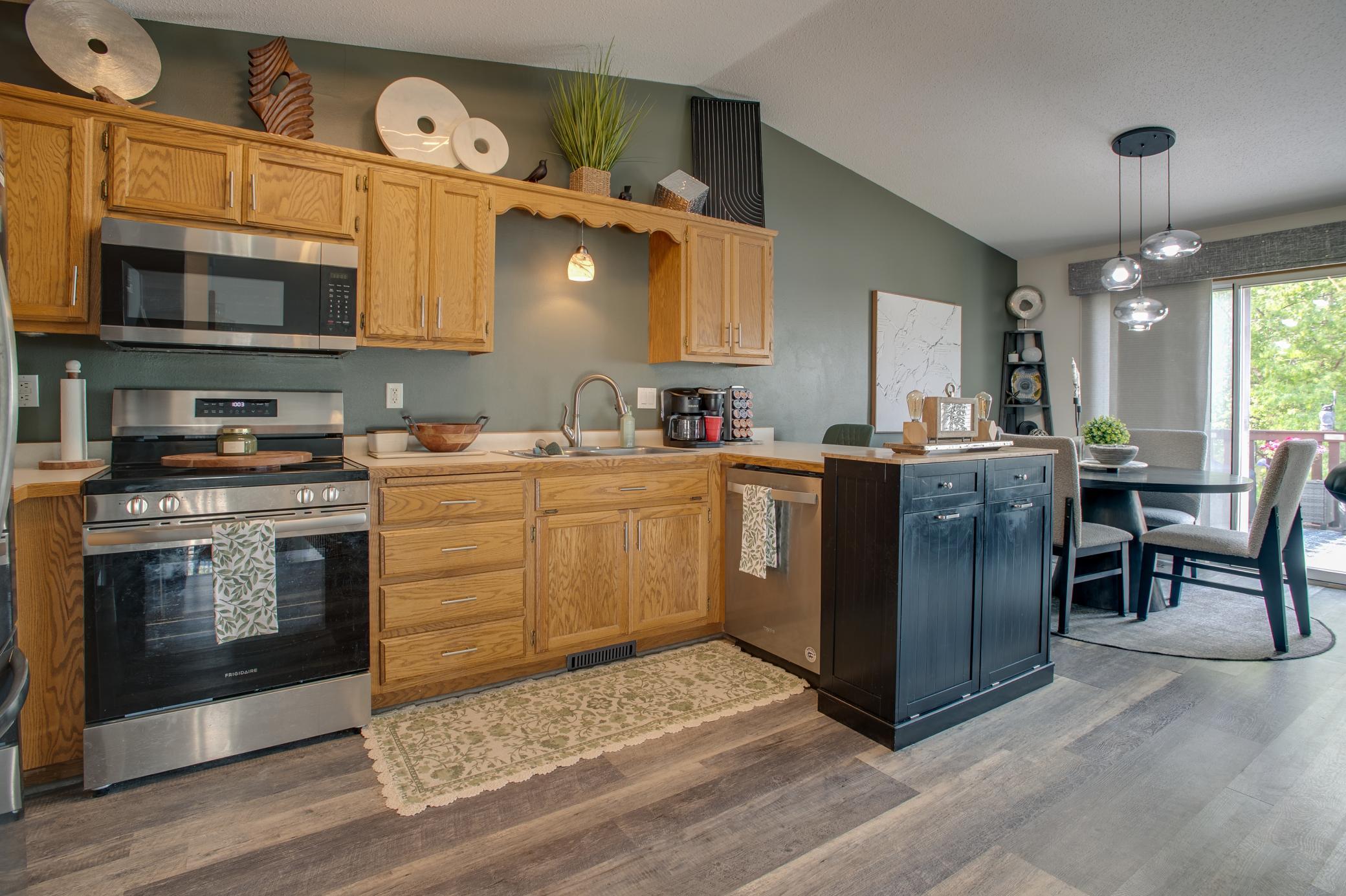 3260 35th S Avenue, Fargo ND 58104 - Photo 8 of 41