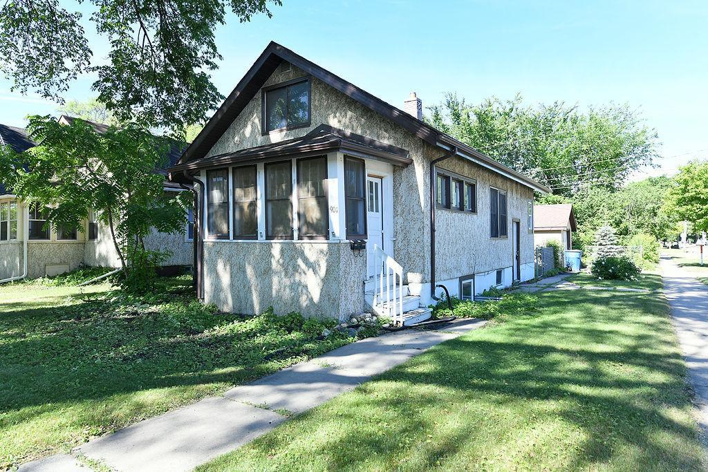 1926 single family home for sale at 901 5th Street S in Moorhead, MN — 3 bed, 3 bath
