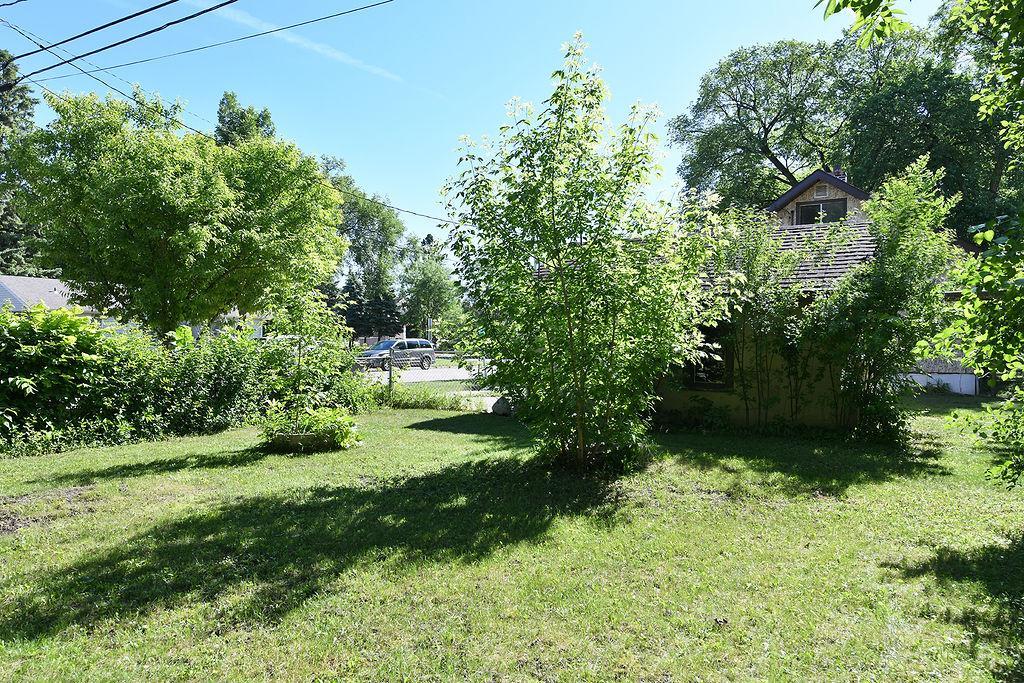 1926 single family home for sale at 901 5th Street S in Moorhead, MN — 3 bed, 3 bath (photo 8 of 40)