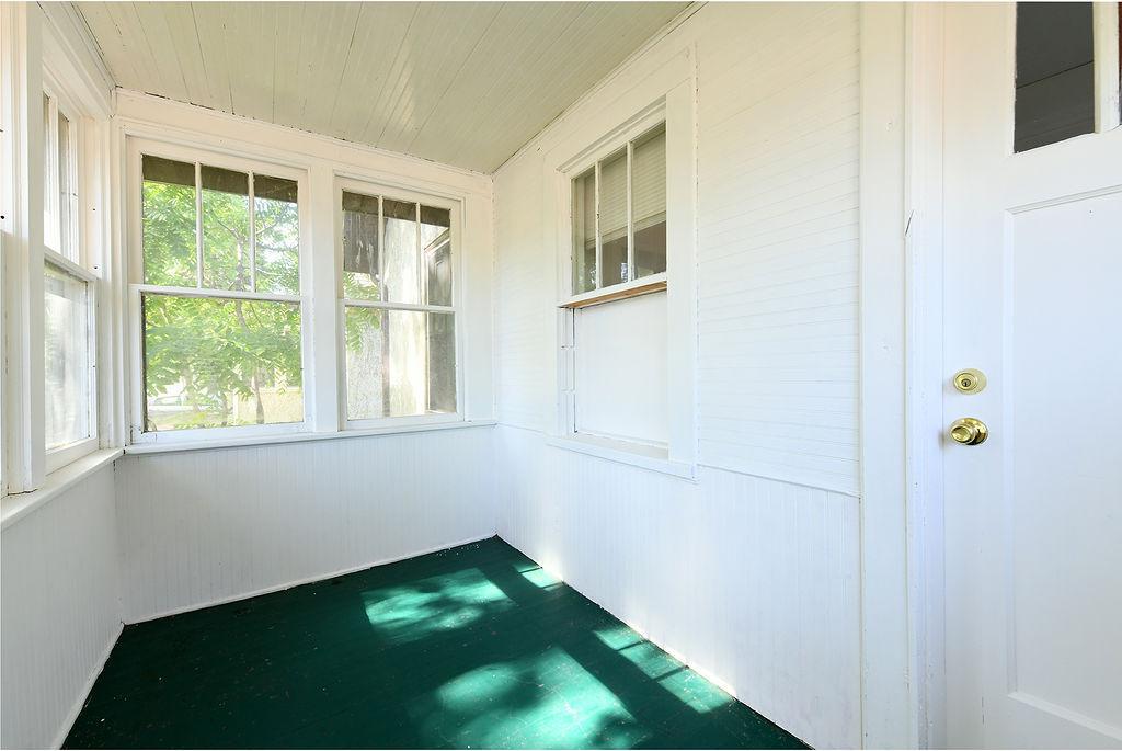 1926 single family home for sale at 901 5th Street S in Moorhead, MN — 3 bed, 3 bath (photo 10 of 40)