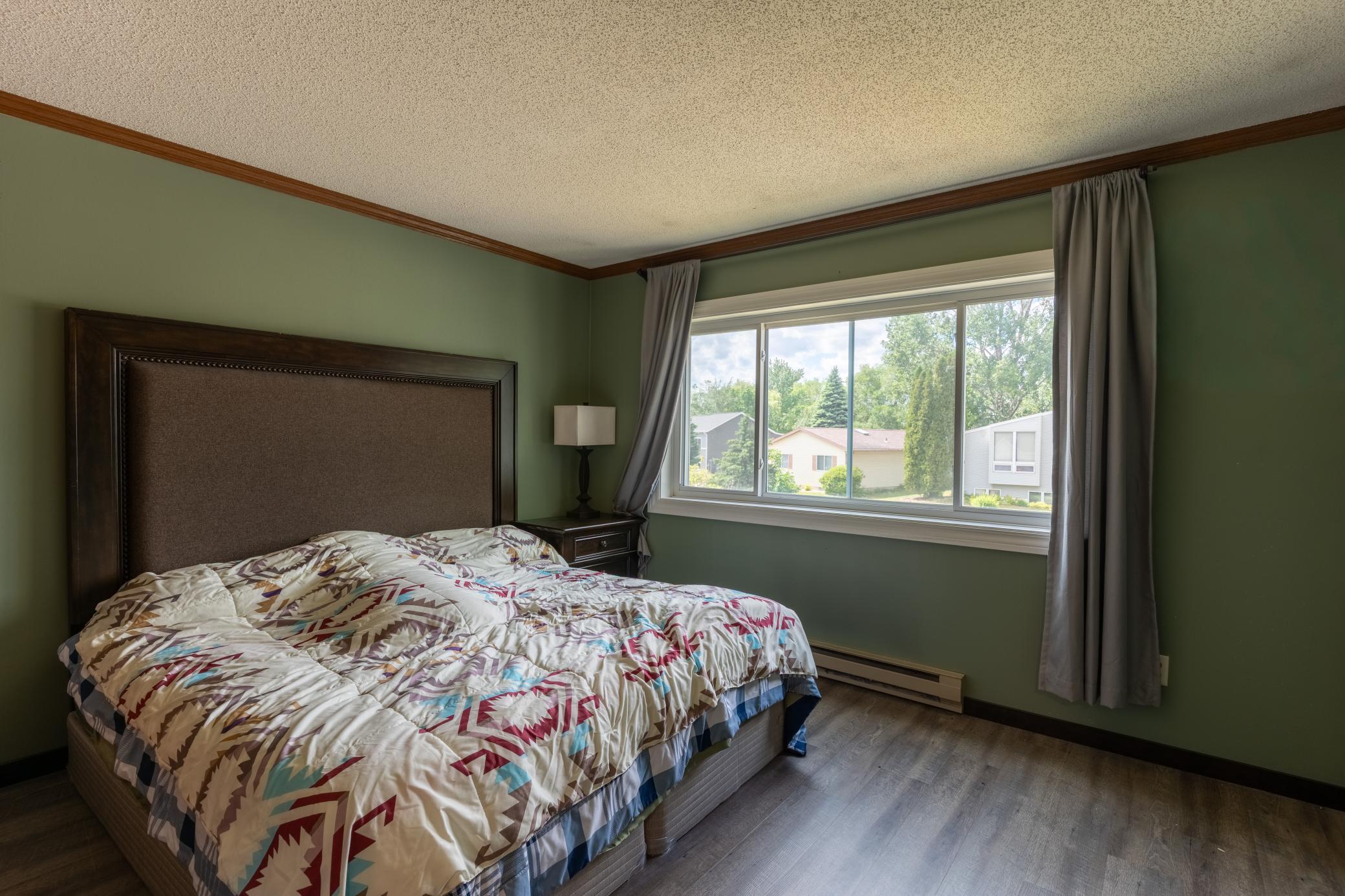 1986 single family home for sale at 2858 26th Street Circle S in Moorhead, MN — 3 bed, 2 bath (photo 27 of 40)
