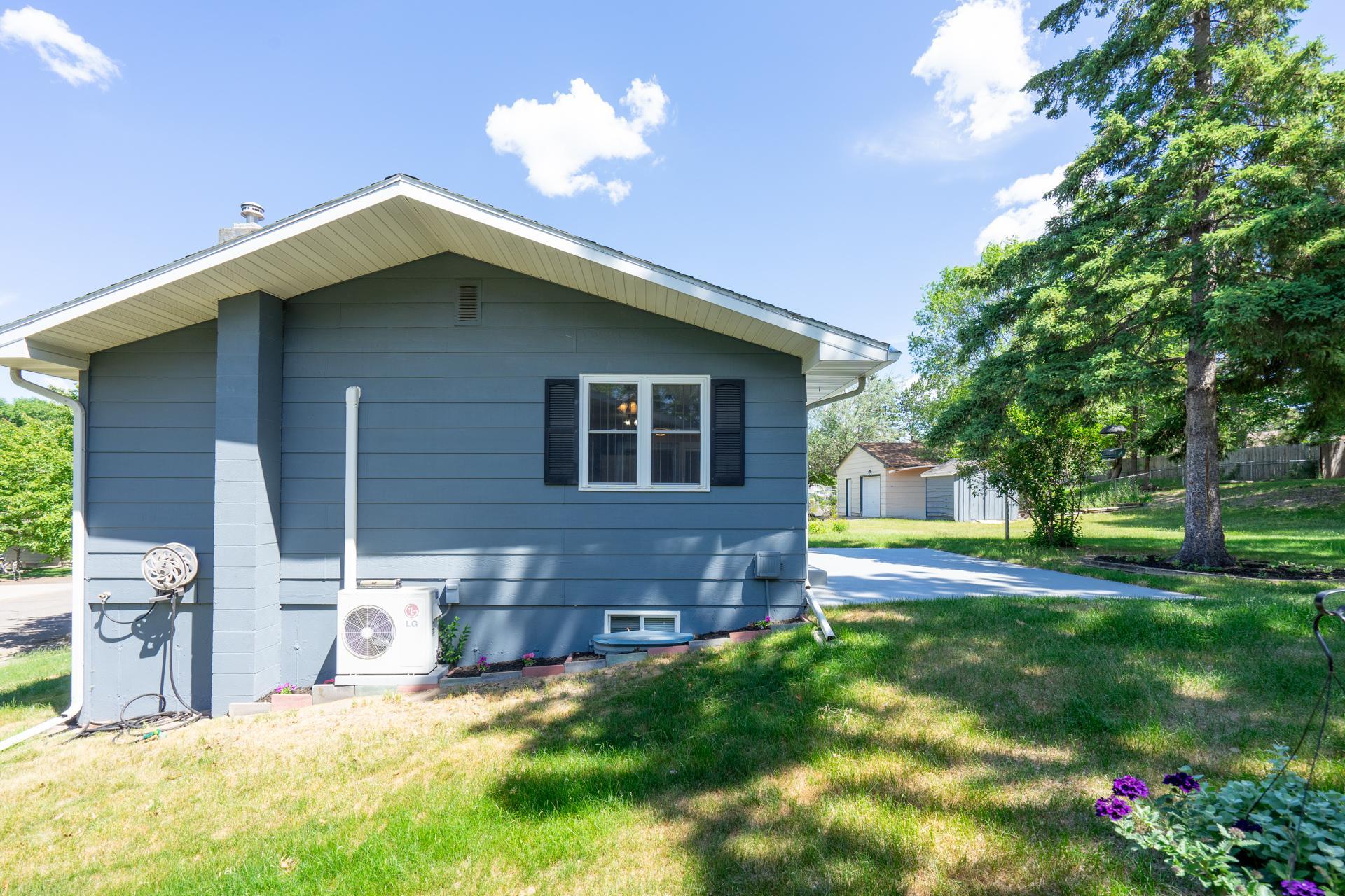 1976 single family home for sale at 1713 Graydon Avenue in Brainerd, MN — 4 bed, 3 bath (photo 11 of 46)