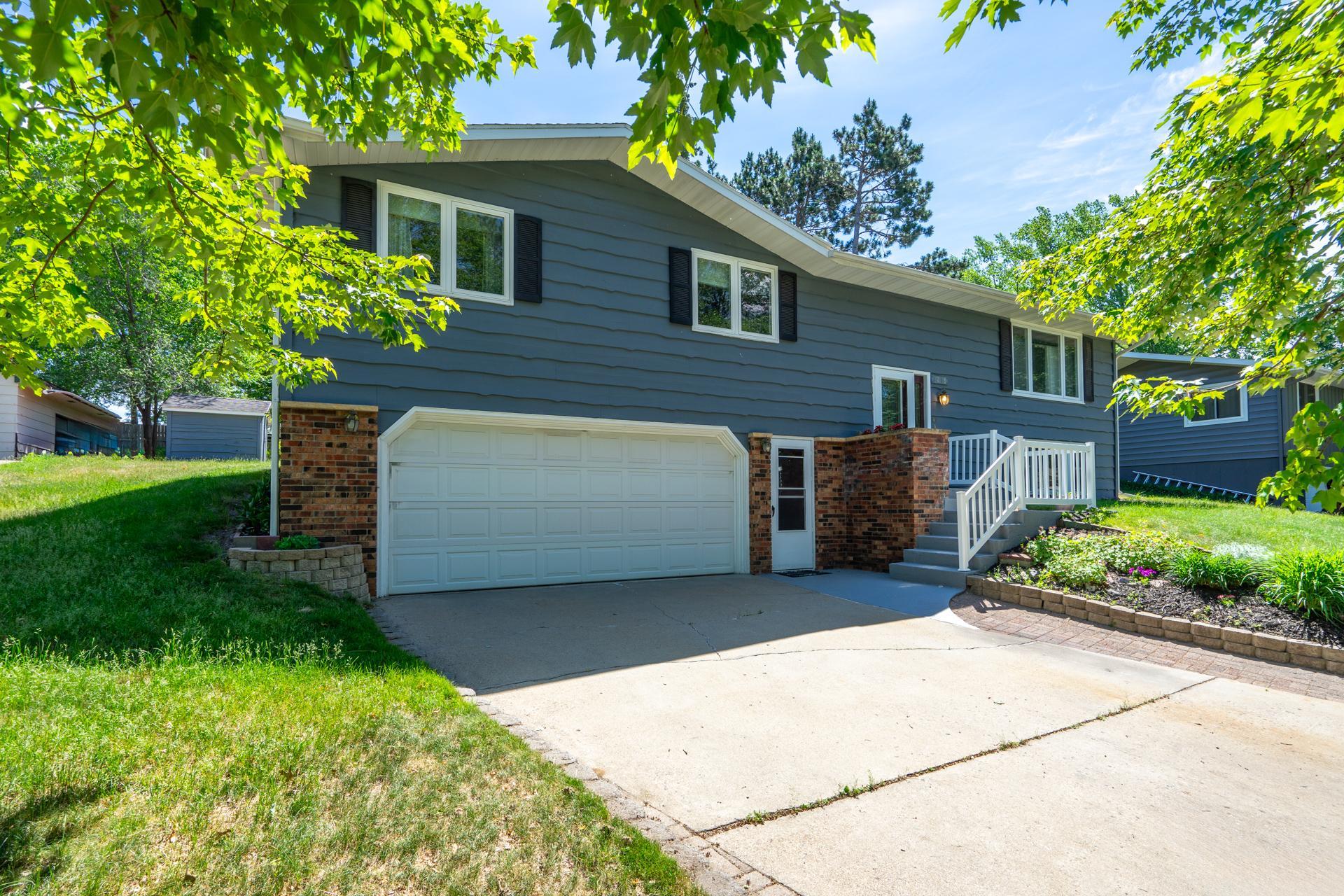 1976 single family home for sale at 1713 Graydon Avenue in Brainerd, MN — 4 bed, 3 bath (photo 3 of 46)