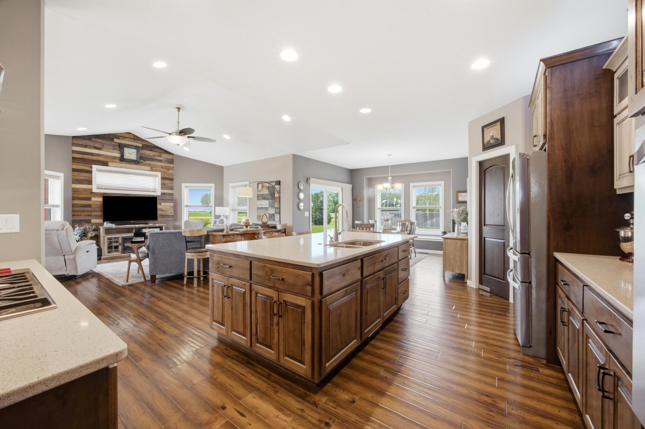 2014 single family home for sale at 1406 W Summerwood Trail in Dilworth, MN — 5 bed, 3 bath (photo 11 of 55)