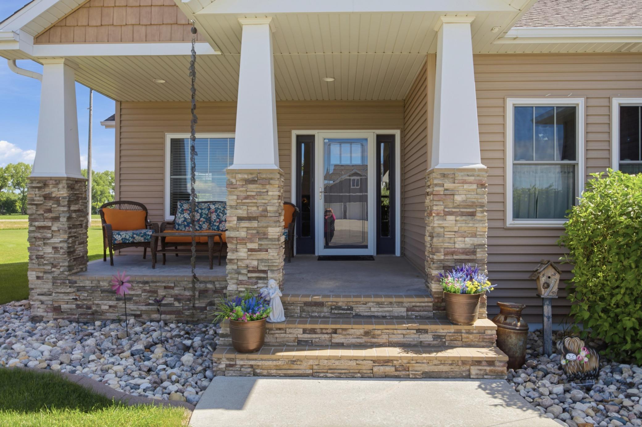 2014 single family home for sale at 1406 W Summerwood Trail in Dilworth, MN — 5 bed, 3 bath (photo 3 of 55)