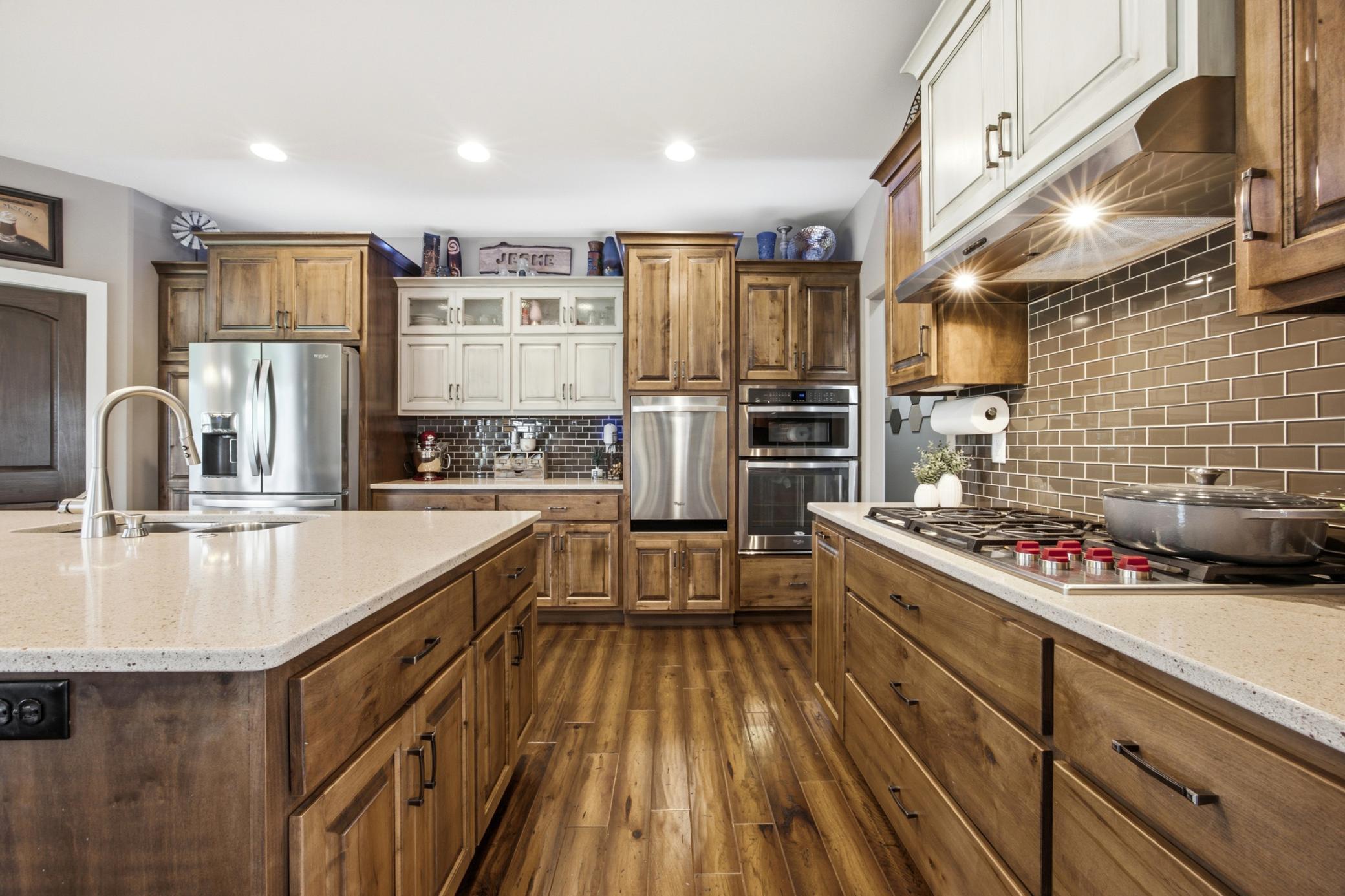 2014 single family home for sale at 1406 W Summerwood Trail in Dilworth, MN — 5 bed, 3 bath (photo 10 of 55)
