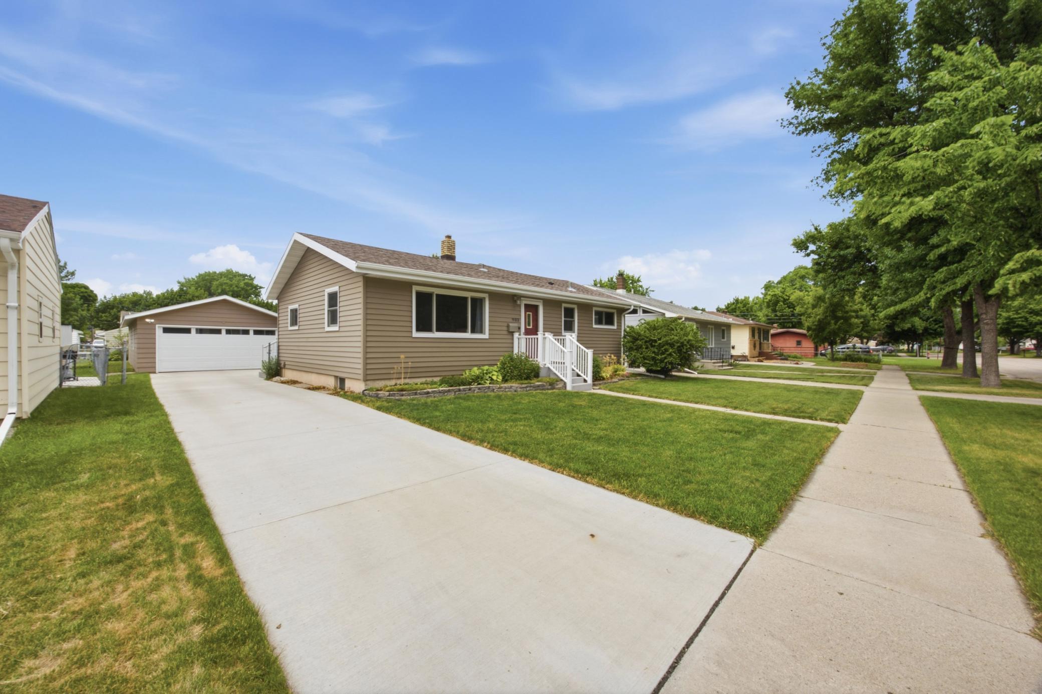 903 19th N Street, Moorhead MN 56560 - Photo 2 of 33