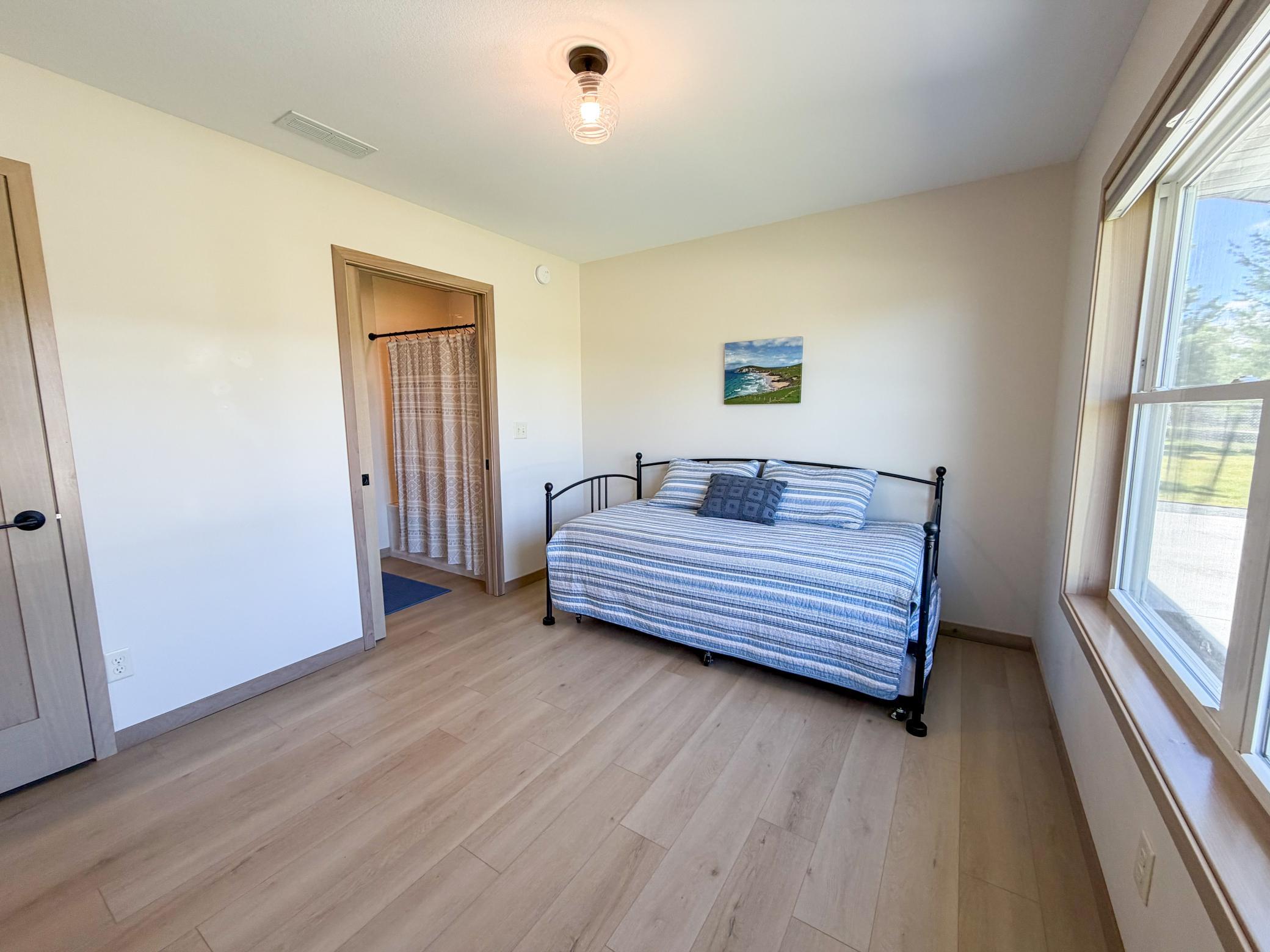 2022 single family home for sale at 612 Irving Beach Drive SW in Bemidji, MN — 2 bed, 2 bath (photo 11 of 17)