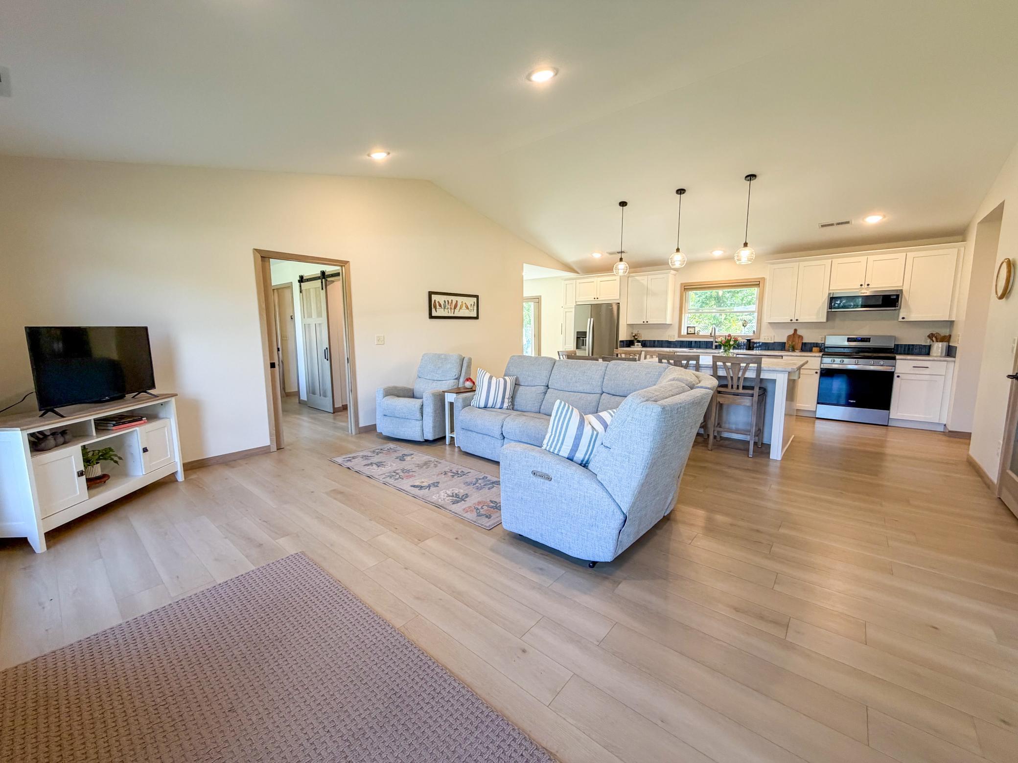 2022 single family home for sale at 612 Irving Beach Drive SW in Bemidji, MN — 2 bed, 2 bath (photo 5 of 17)