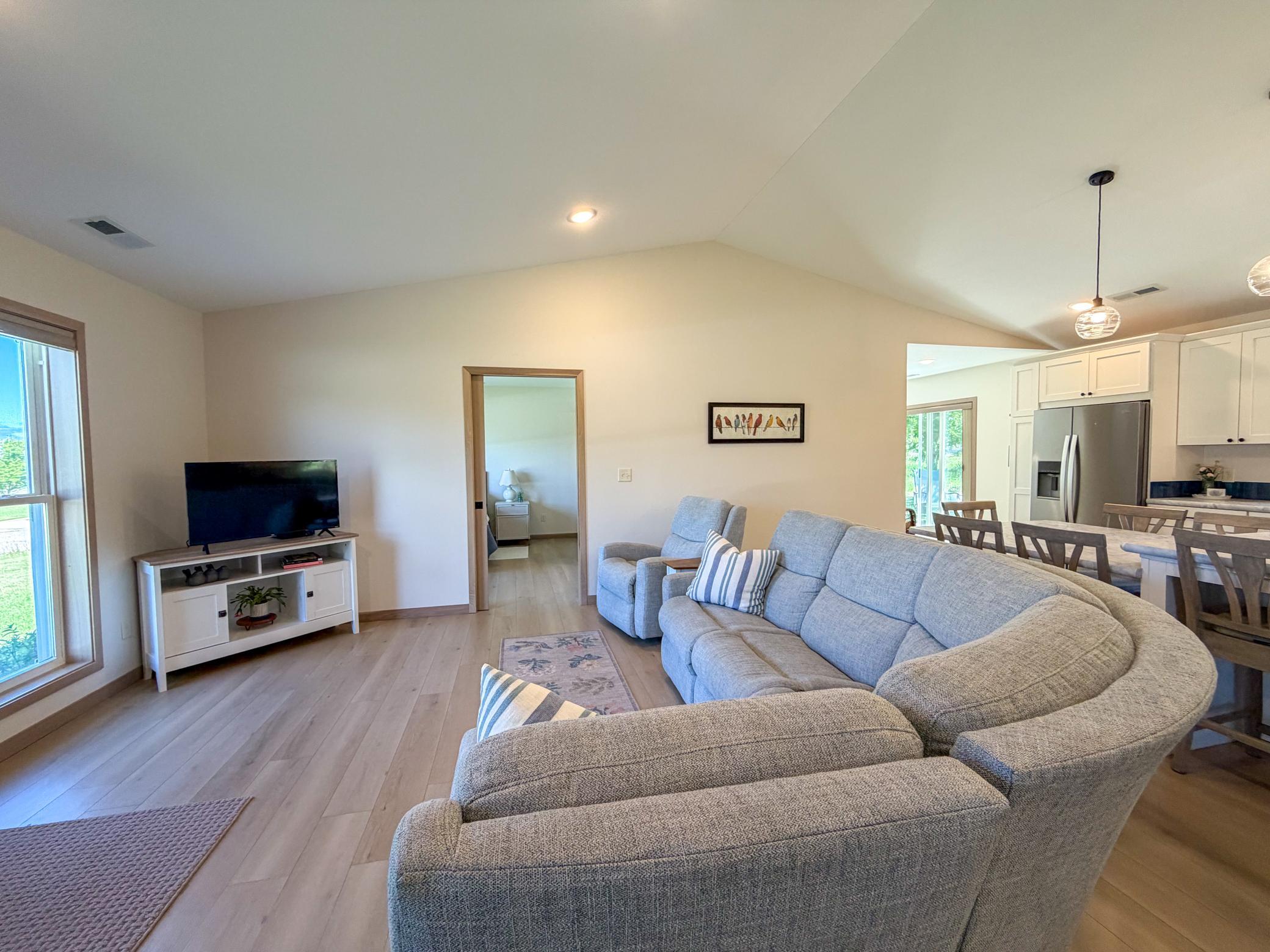 2022 single family home for sale at 612 Irving Beach Drive SW in Bemidji, MN — 2 bed, 2 bath (photo 7 of 17)