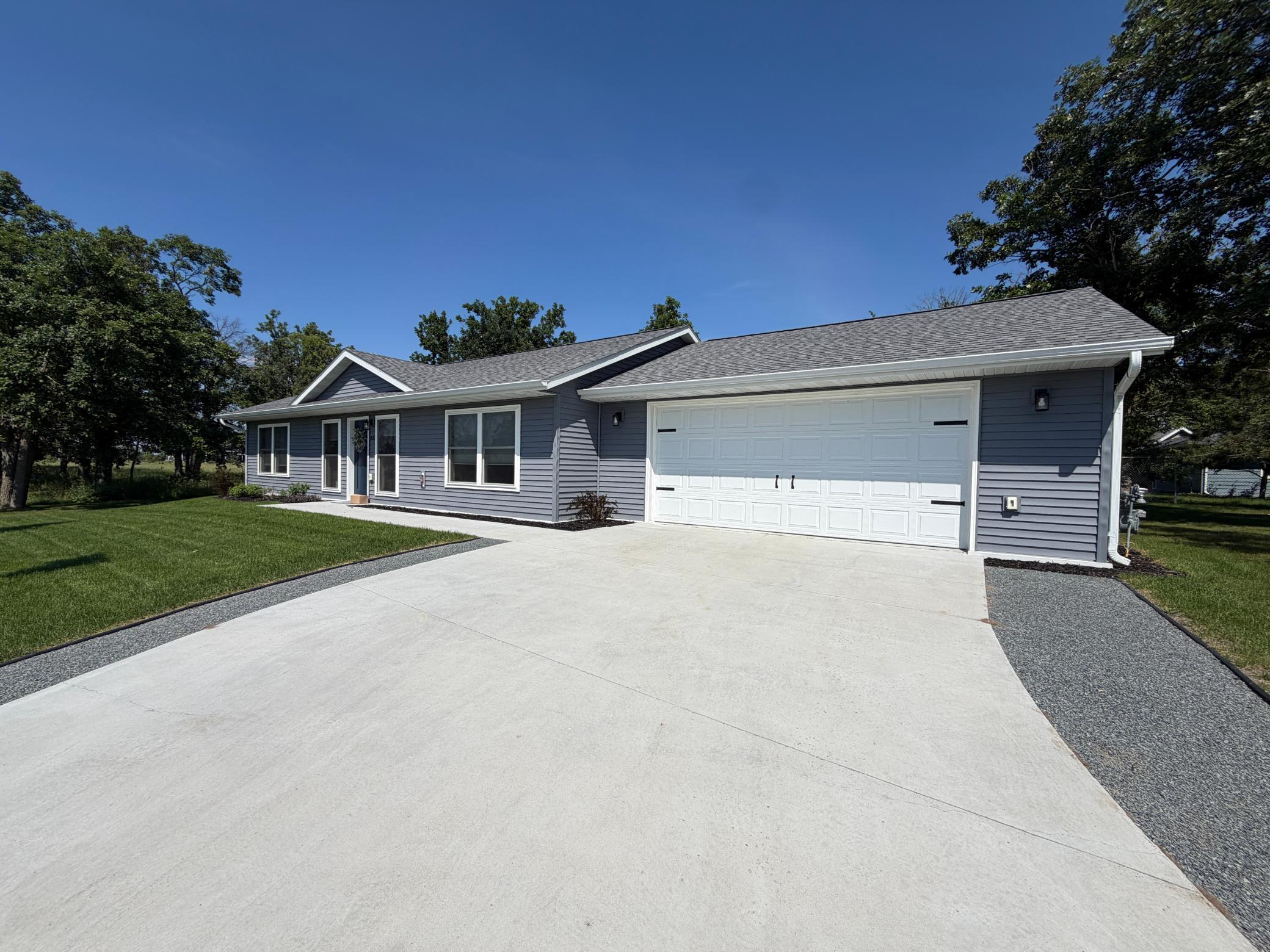 2022 single family home for sale at 612 Irving Beach Drive SW in Bemidji, MN — 2 bed, 2 bath (photo 2 of 31)