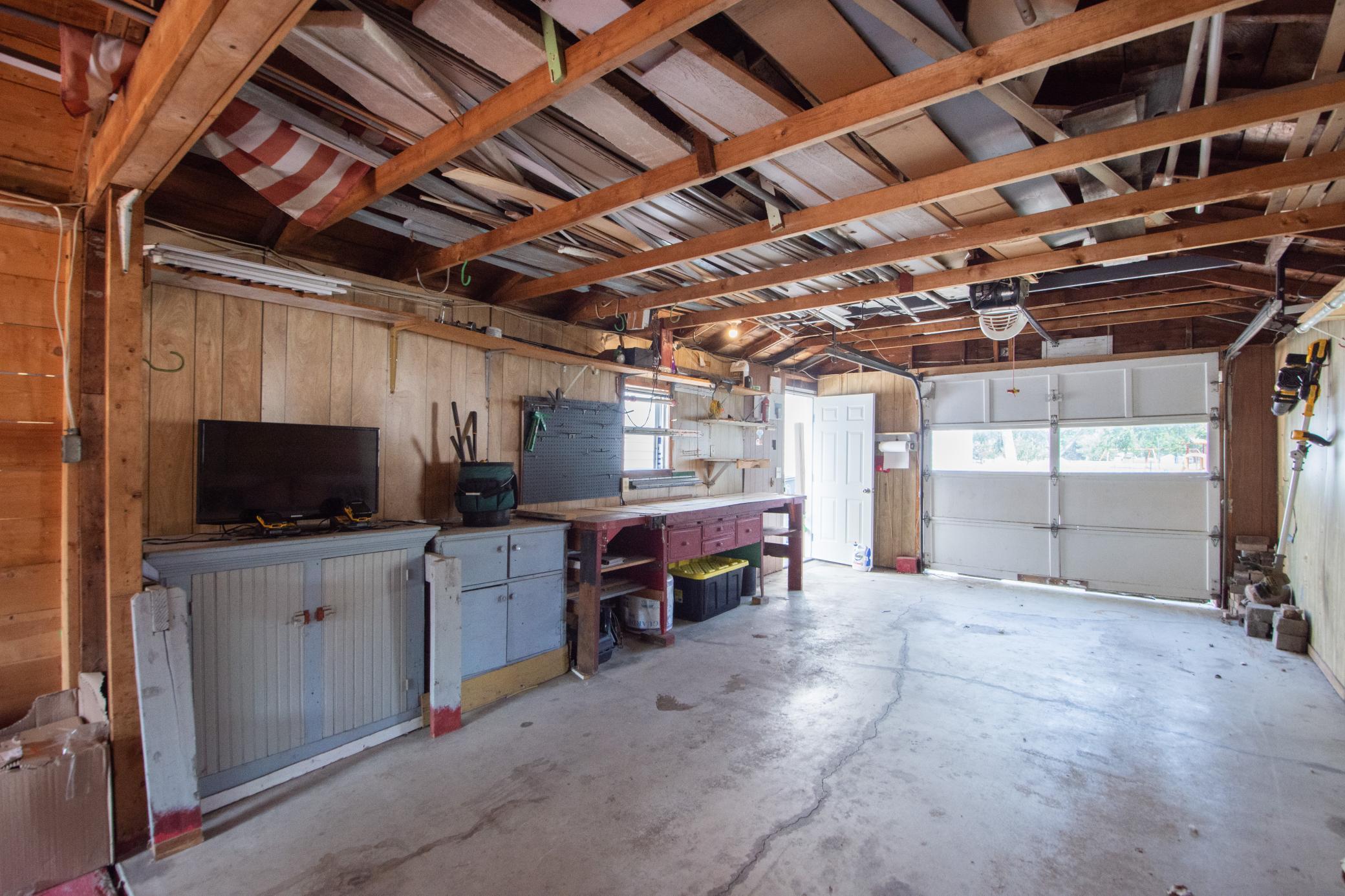 1951 single family home for sale at 1215 13th Street N in Moorhead, MN — 4 bed, 2 bath (photo 43 of 43)