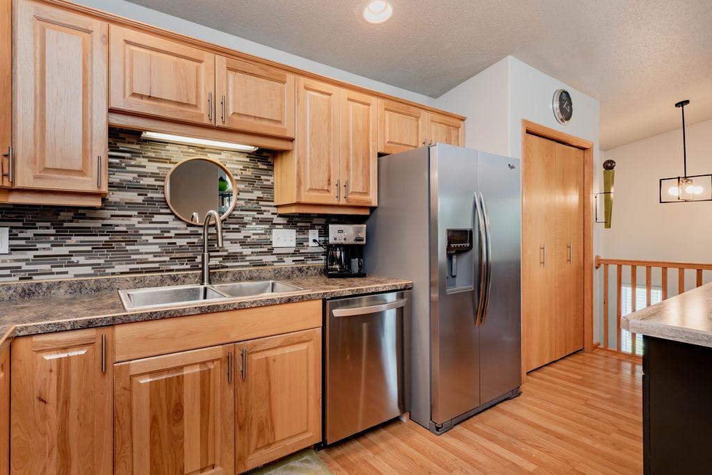 4284 39 1/2 S Avenue, Fargo ND 58104 - Photo 9 of 40