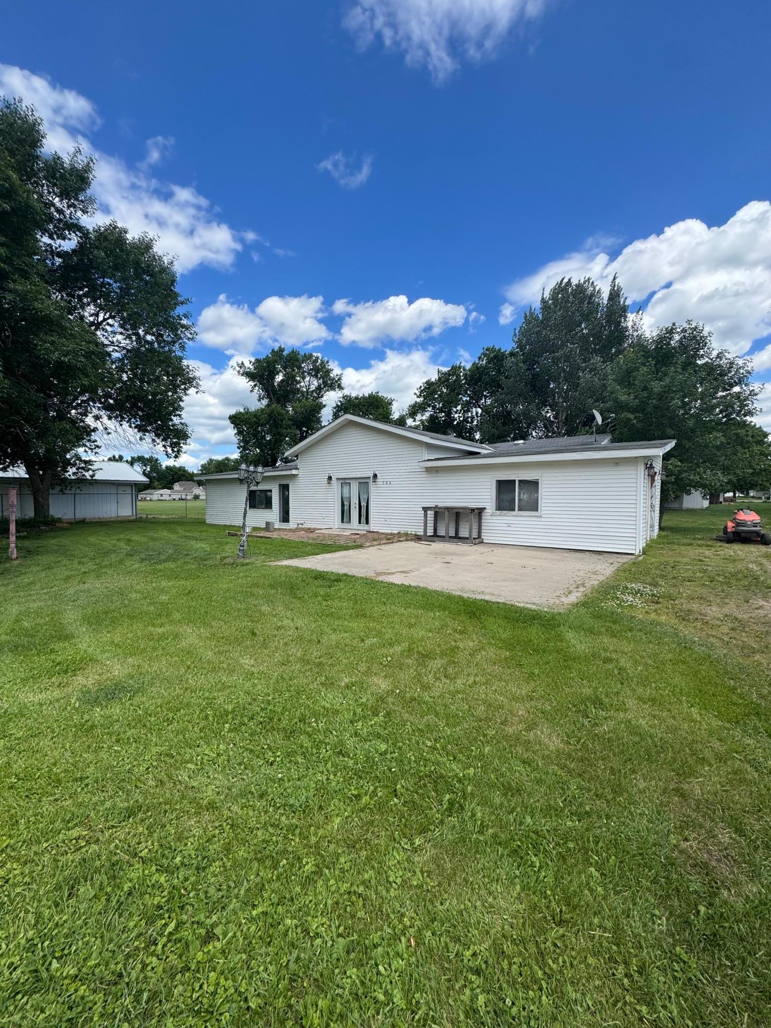 2006 single family home for sale at 106 2nd Avenue N in Mooreton, ND — 3 bed, 1 bath