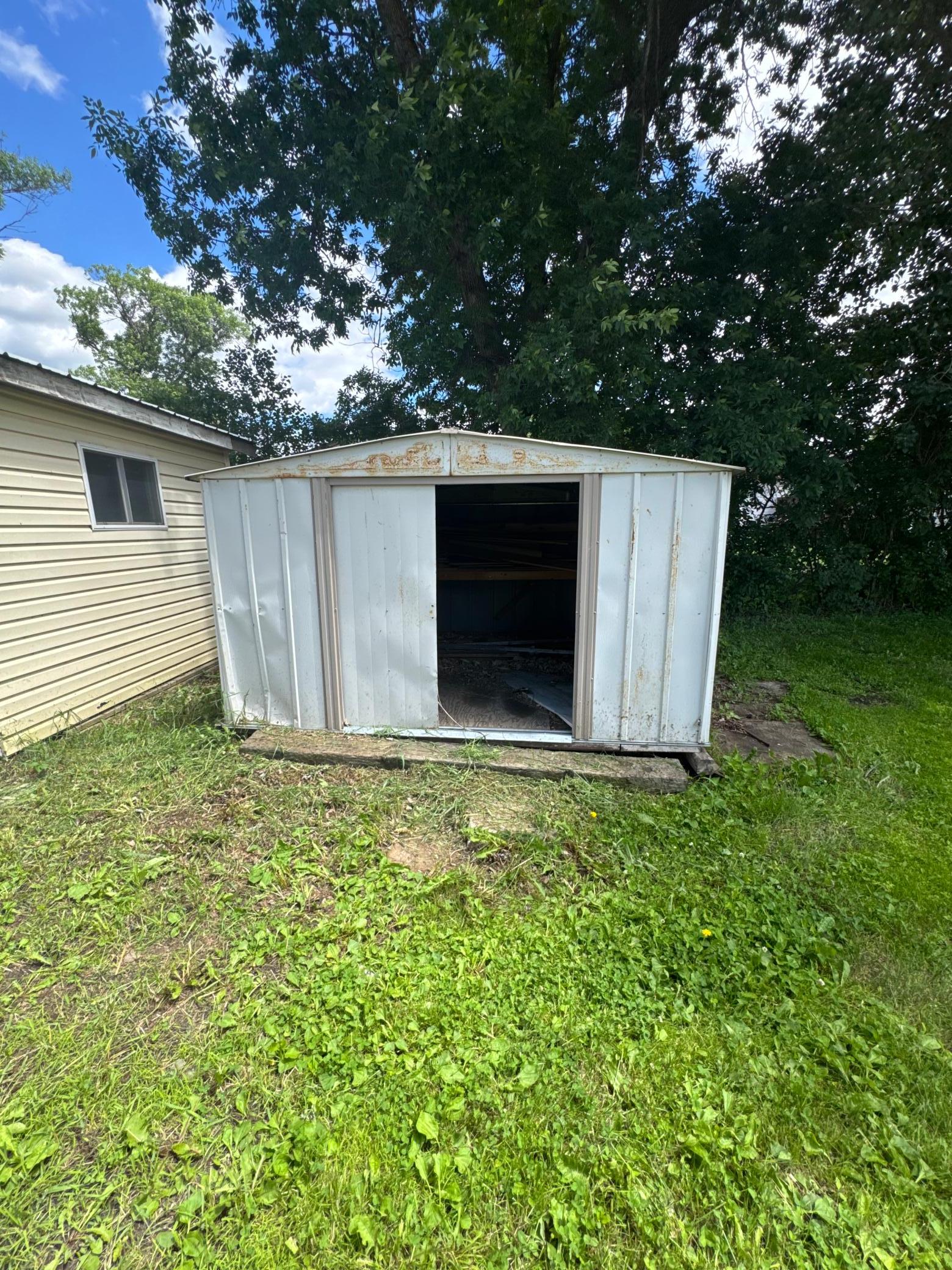 2006 single family home for sale at 106 2nd Avenue N in Mooreton, ND — 3 bed, 1 bath (photo 24 of 27)