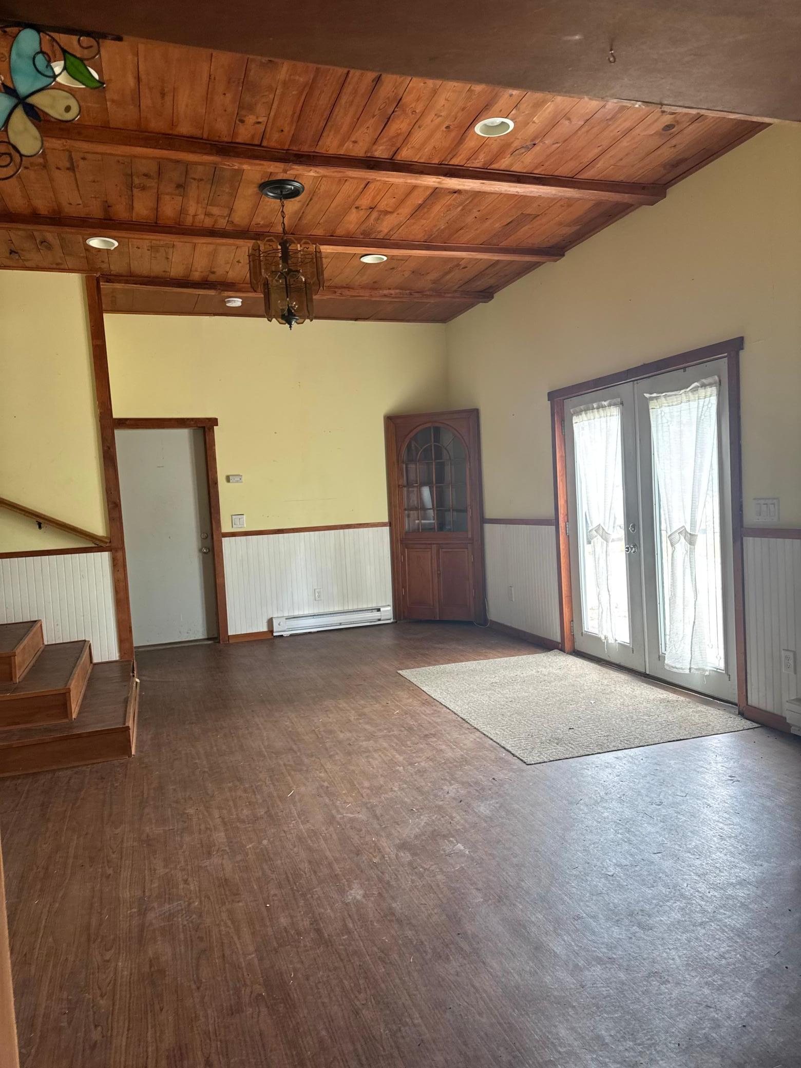 2006 single family home for sale at 106 2nd Avenue N in Mooreton, ND — 3 bed, 1 bath (photo 8 of 27)