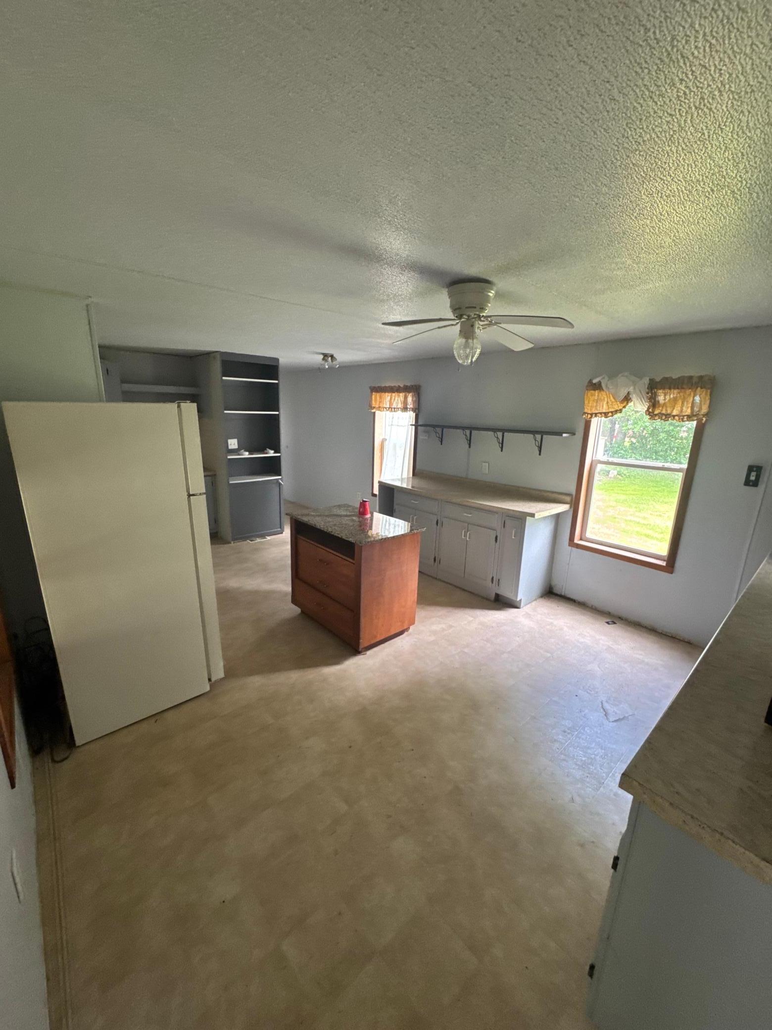 2006 single family home for sale at 106 2nd Avenue N in Mooreton, ND — 3 bed, 1 bath (photo 9 of 27)