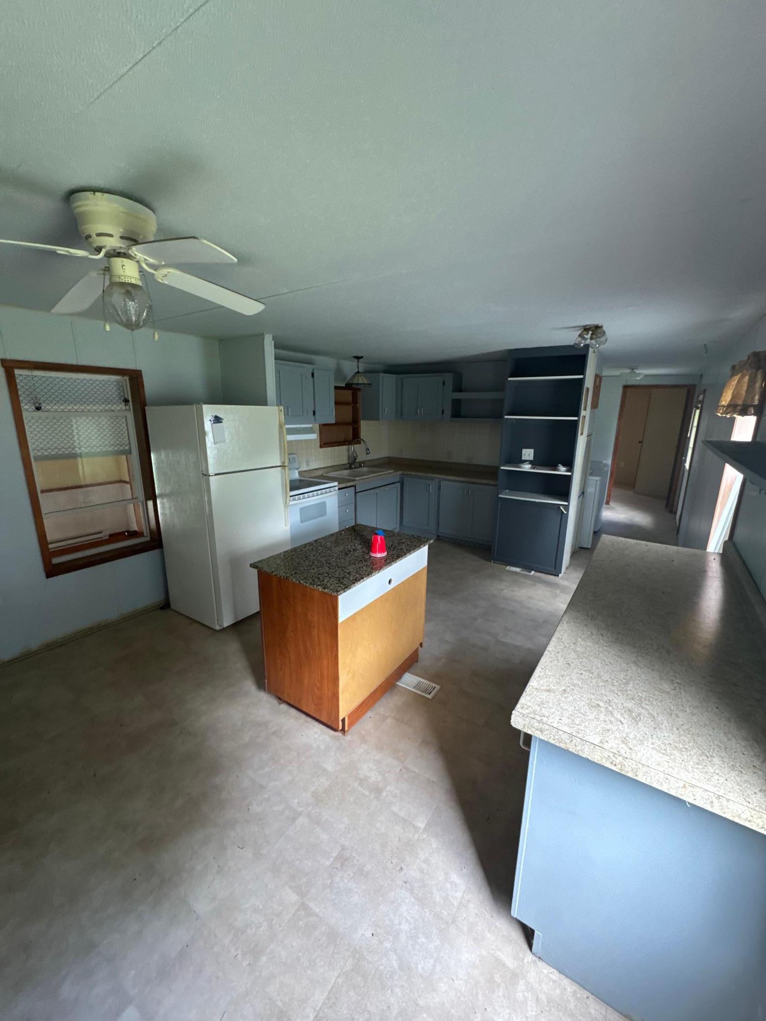 2006 single family home for sale at 106 2nd Avenue N in Mooreton, ND — 3 bed, 1 bath (photo 10 of 27)