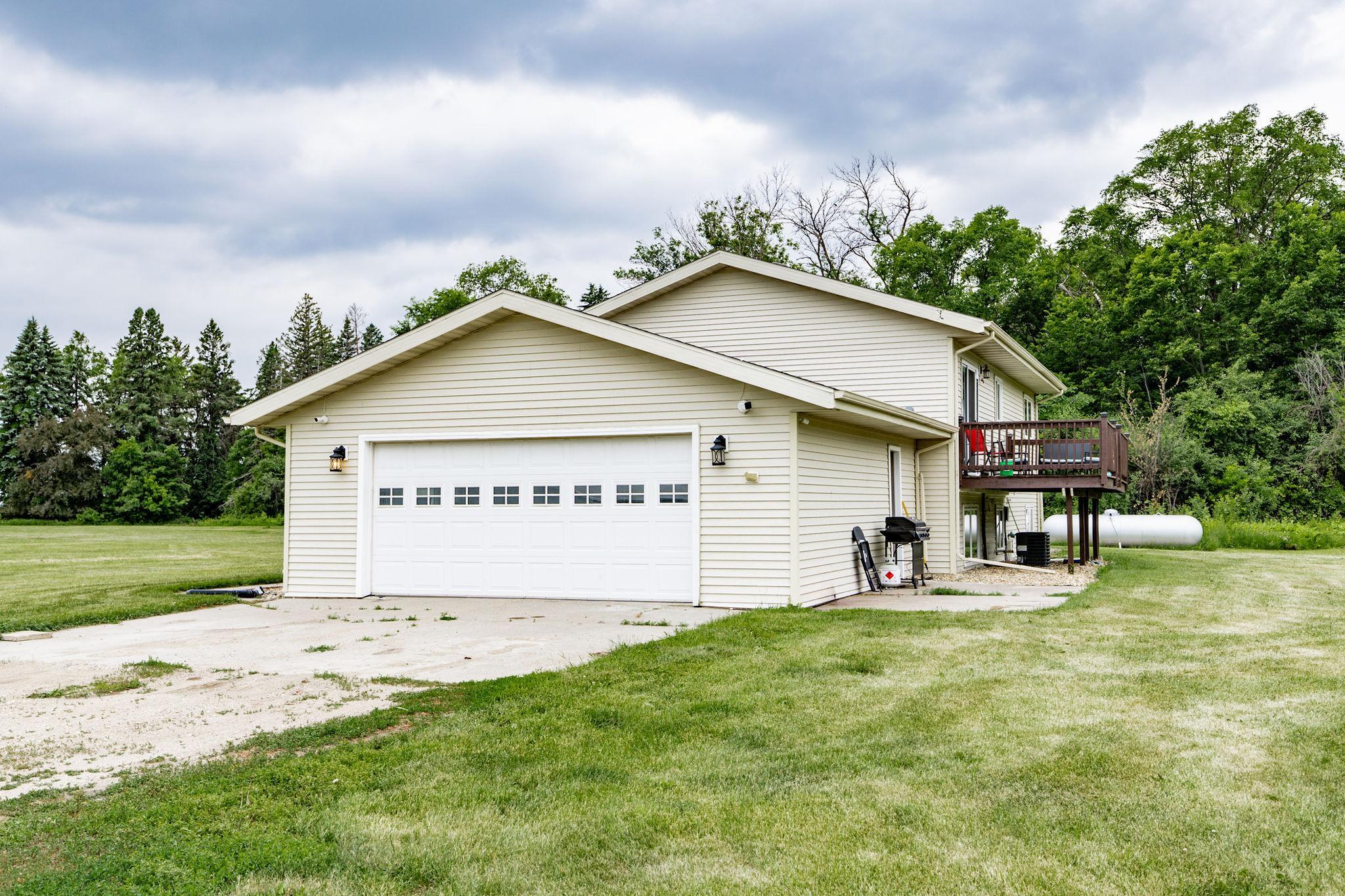 16657 52nd Street SE, Kindred ND 58051 - Photo 3 of 74
