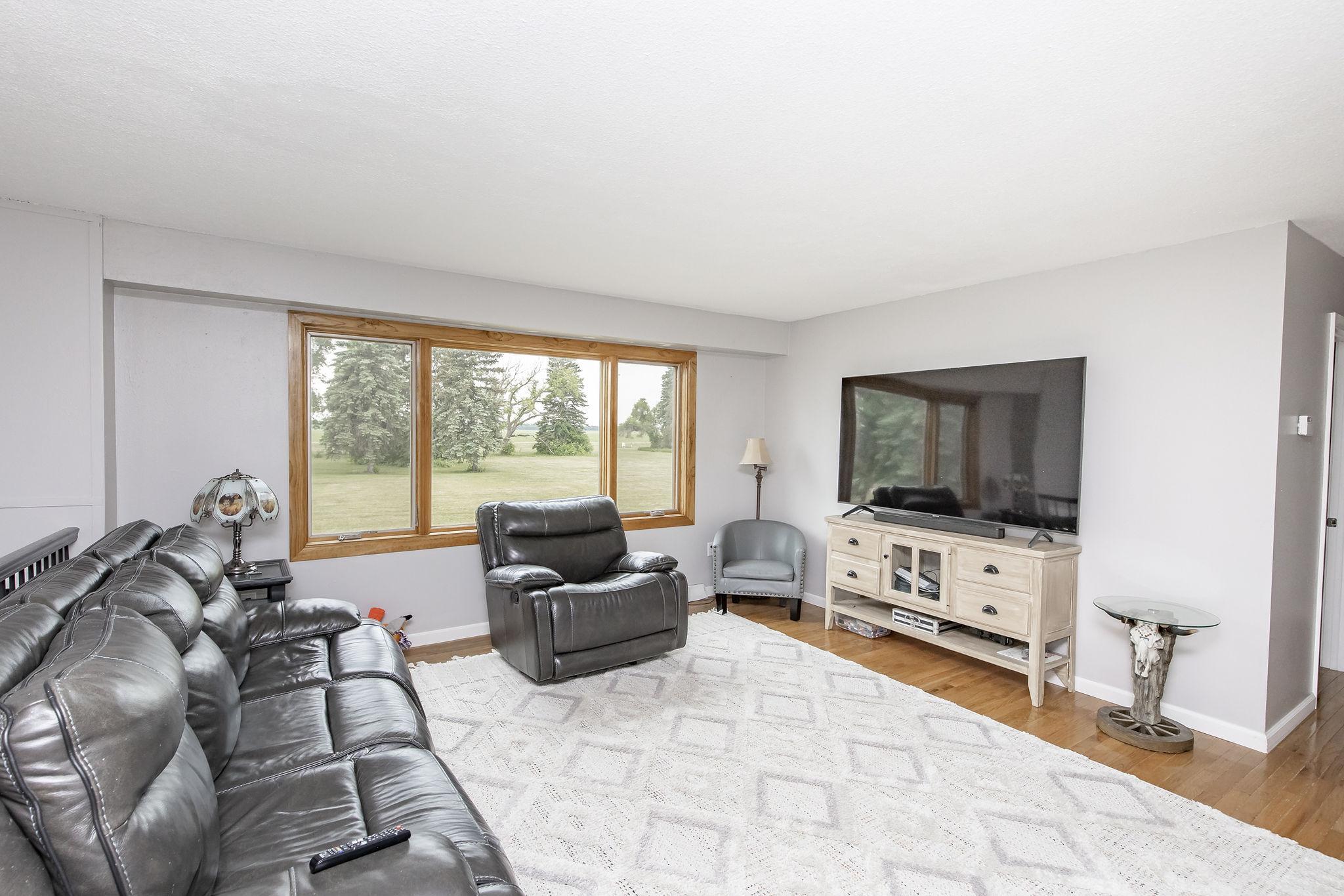 16657 52nd Street SE, Kindred ND 58051 - Photo 7 of 74