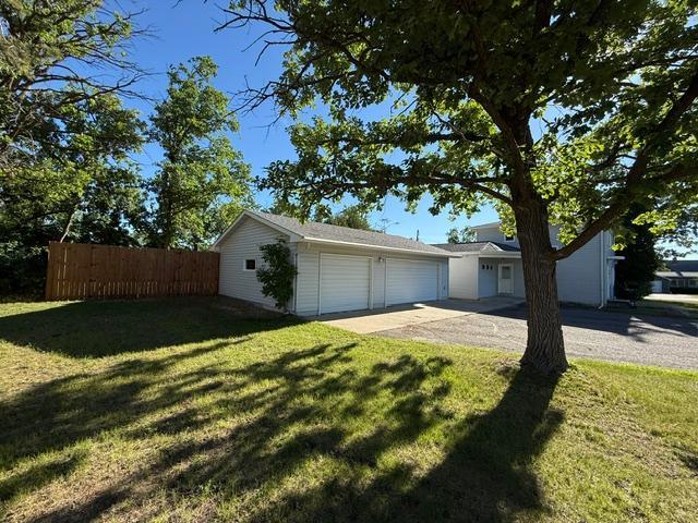 1940 single family home for sale at 321 23rd Street NE in Bemidji, MN — 5 bed, 3 bath (photo 3 of 35)