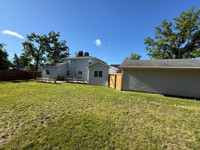 1940 single family home for sale at 321 23rd Street NE in Bemidji, MN — 5 bed, 3 bath (photo 4 of 35)