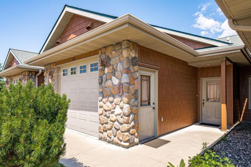 2010 townhouse for sale at 205 SE 17th Street, Unit 110 in Grand Rapids, MN — 2 bed, 2 bath (photo 5 of 27)
