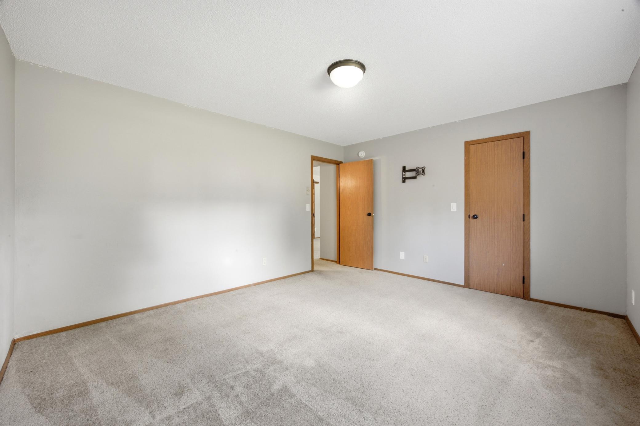 2927 35th S Avenue, Fargo ND 58104 - Photo 23 of 36