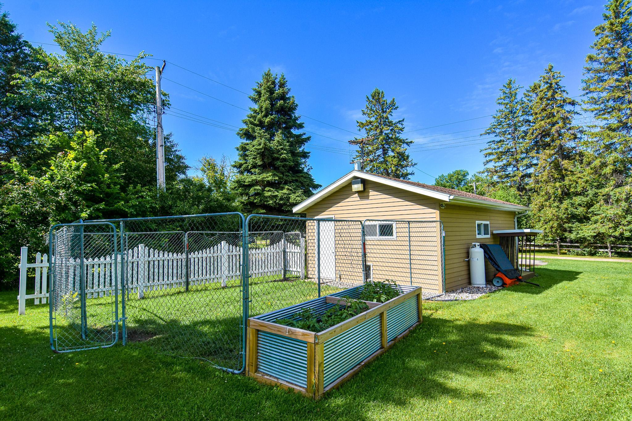 1976 single family home for sale at 718 Stephen Avenue in Stephen, MN — 4 bed, 3 bath (photo 29 of 32)