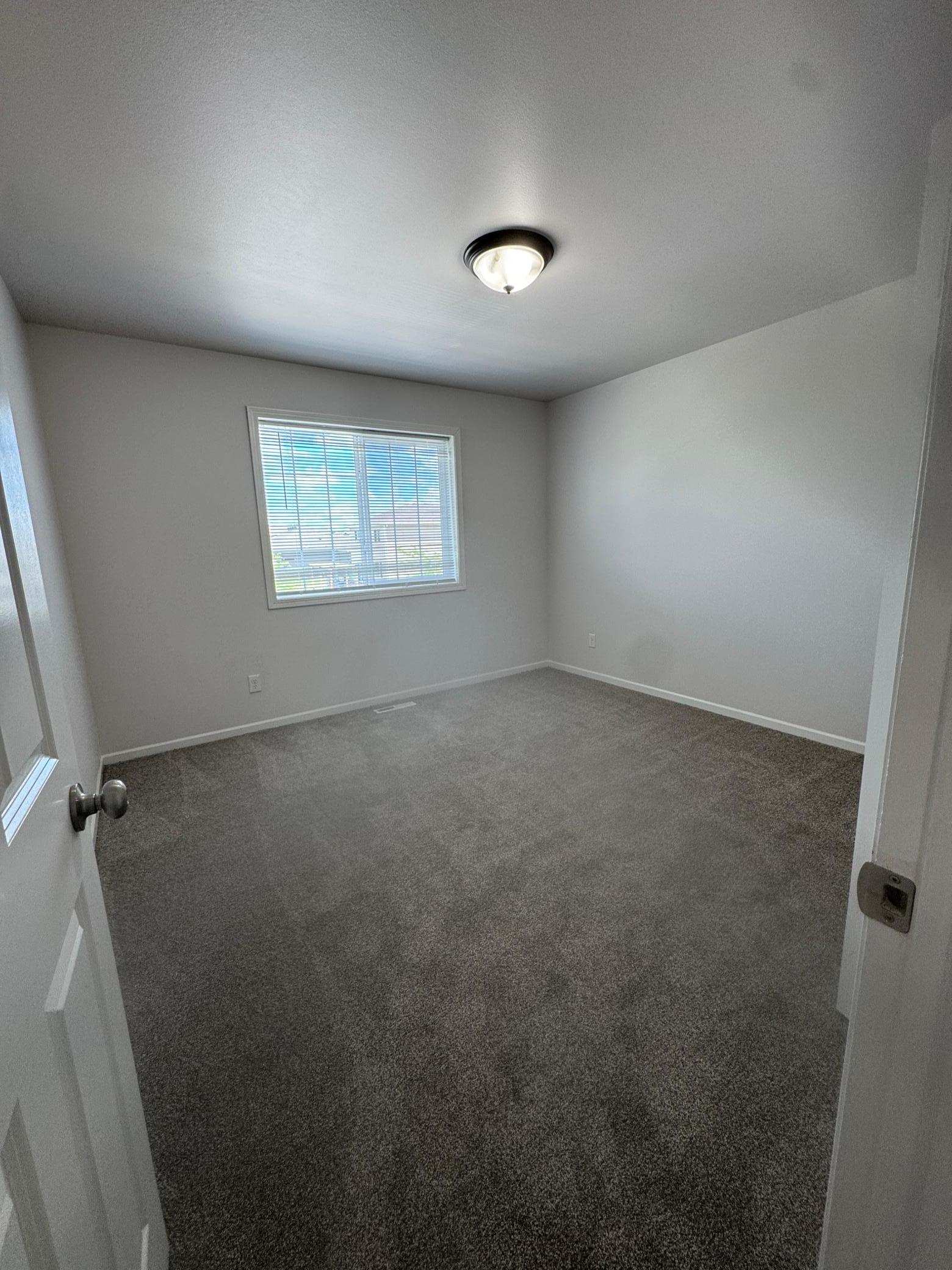 2013 townhouse for sale at 3539 15th Street S in Moorhead, MN — 3 bed, 3 bath (photo 12 of 27)