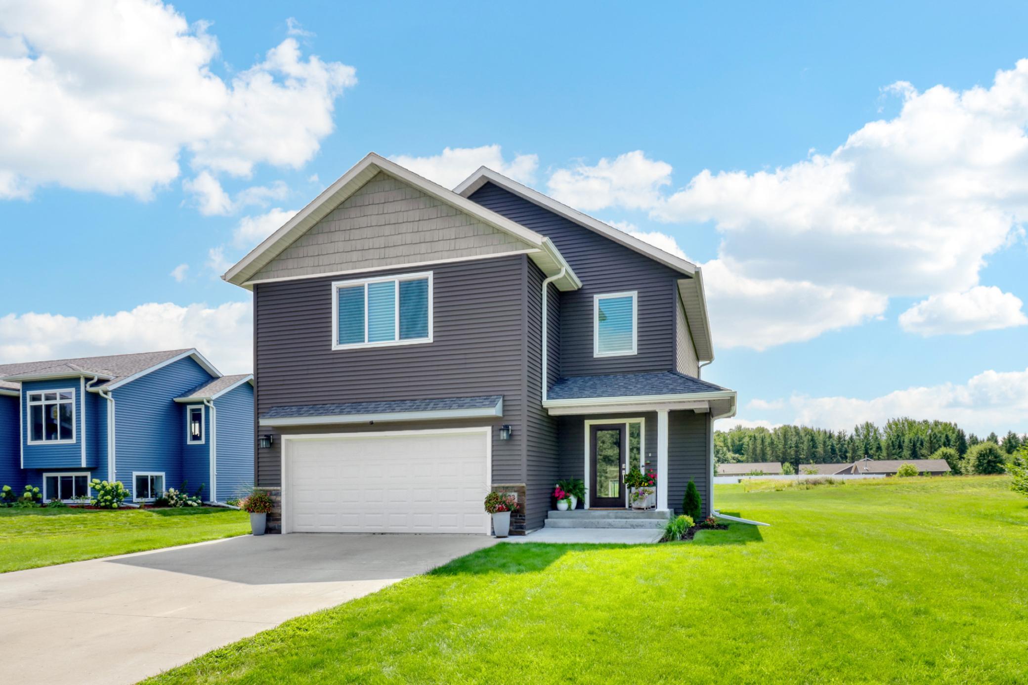 2017 single family home for sale at 1923 Longview Drive in Detroit Lakes, MN — 3 bed, 3 bath