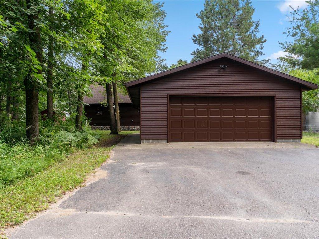 1981 single family home for sale at 6485 Lendee Drive in Nisswa, MN — 3 bed, 2 bath (photo 3 of 36)