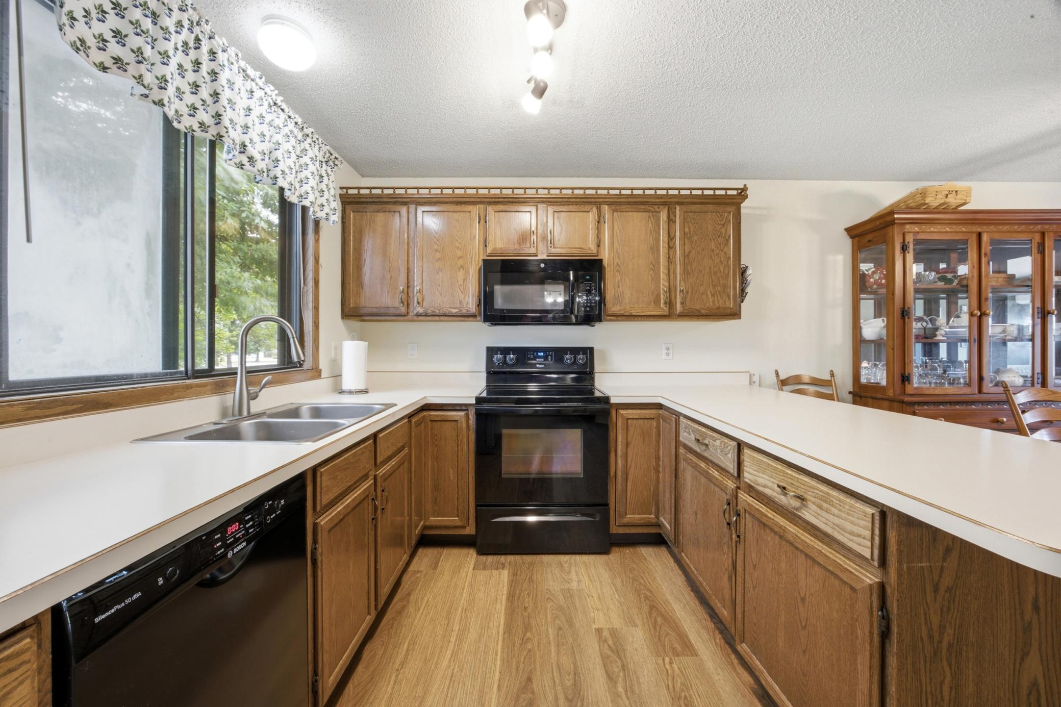 2830 32nd S Street, Moorhead MN 56560 - Photo 8 of 38