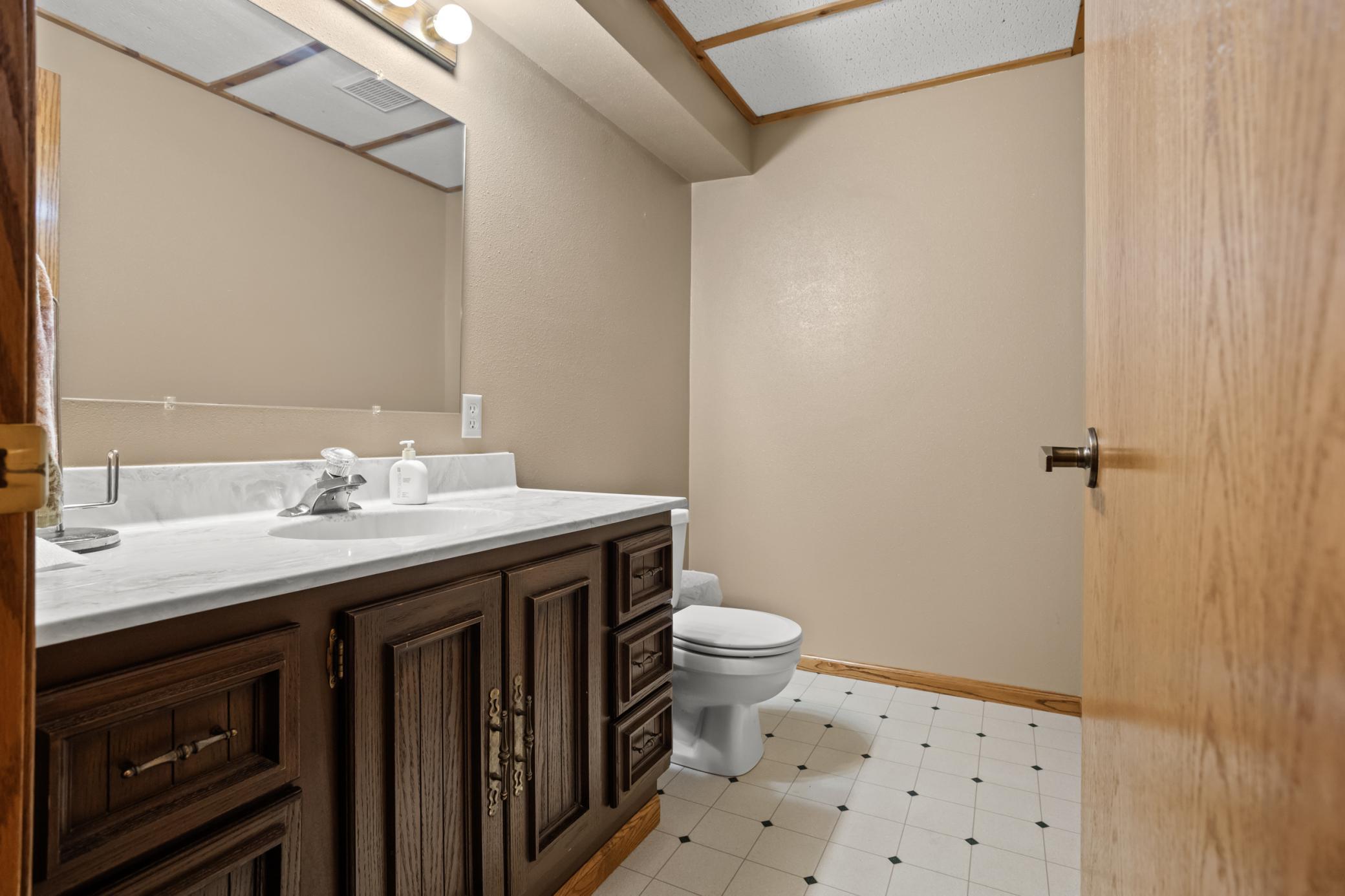 506 5th Street, Wyndmere ND 58081 - Photo 5 of 25