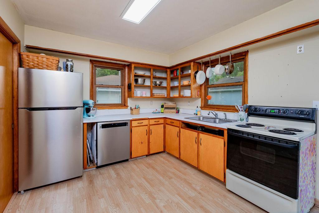 808 15th N Street, Moorhead MN 56560 - Photo 5 of 23