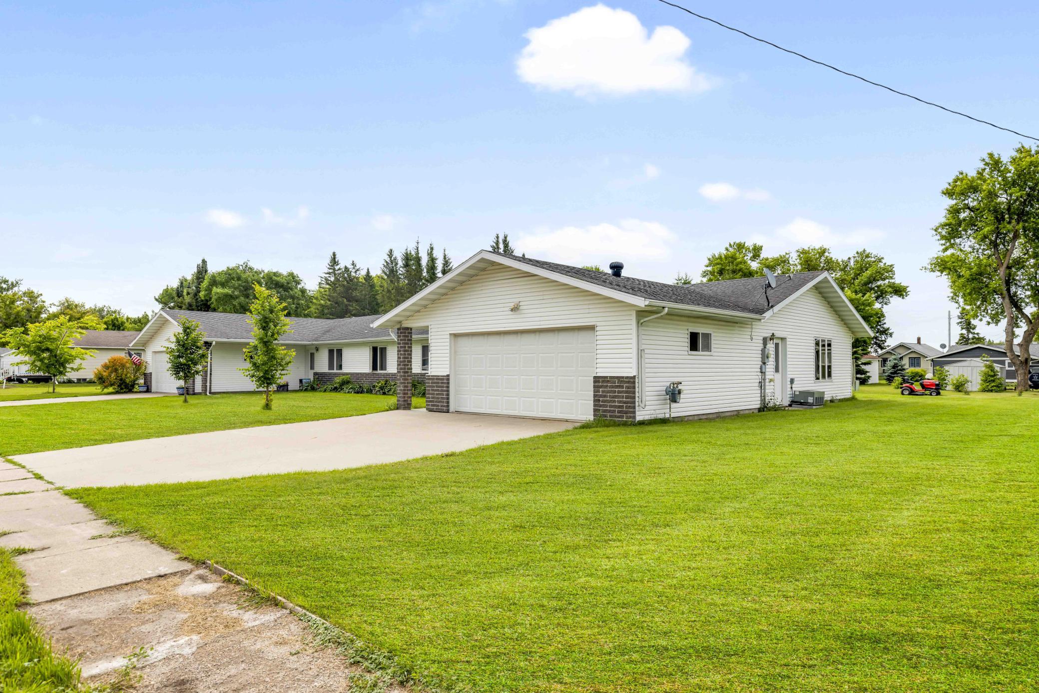 313 & 315 W 3rd S Avenue, Ada MN 56510 - Photo 2 of 33