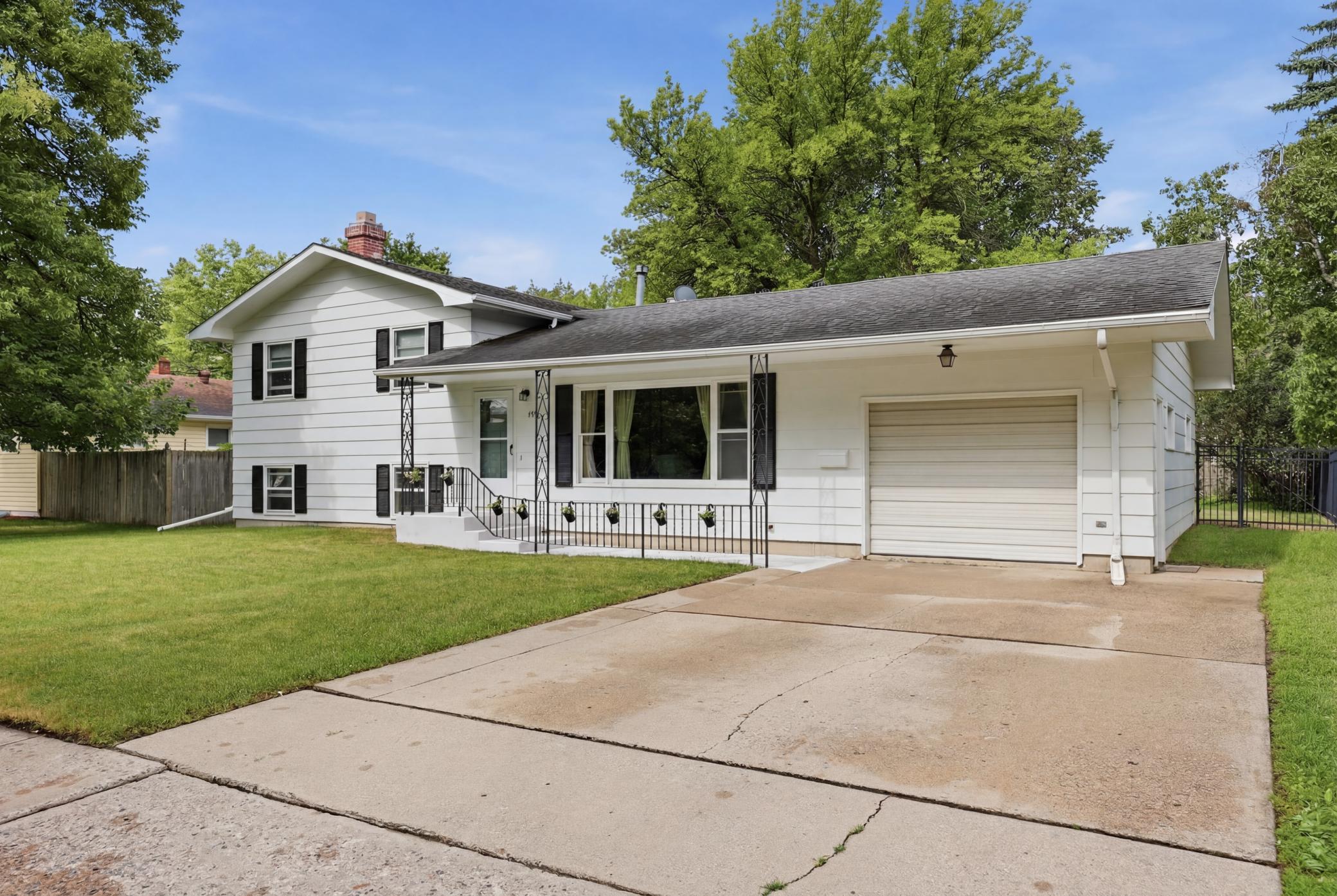 1915 11th S Street, Moorhead MN 56560 - Photo 2 of 34