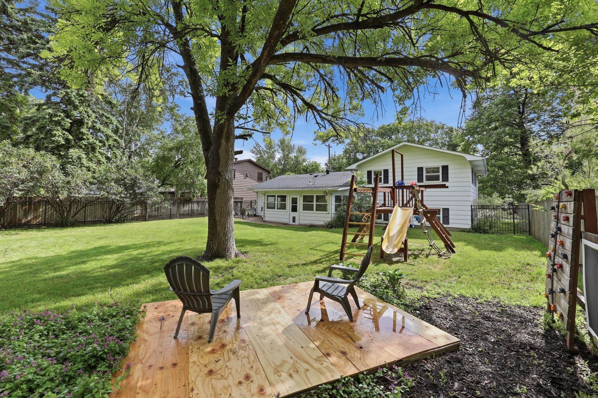 1915 11th S Street, Moorhead MN 56560 - Photo 27 of 34