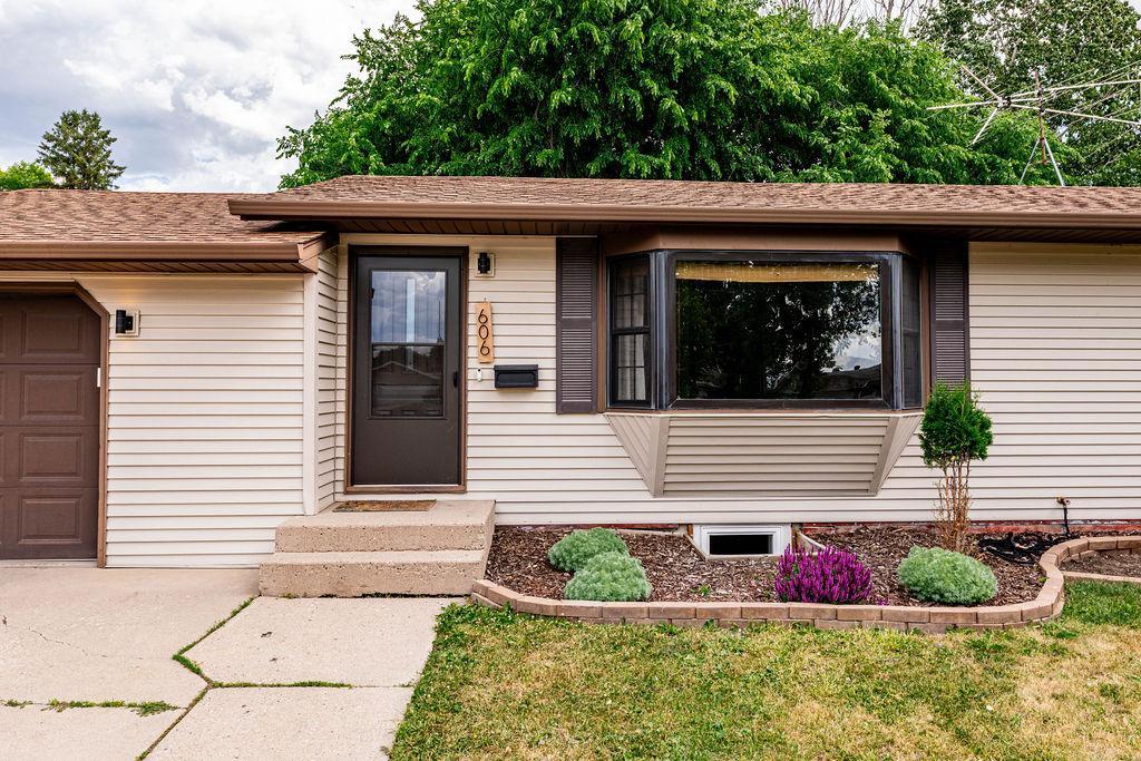 606 Birch Lane, Moorhead MN 56560 - Photo 3 of 43