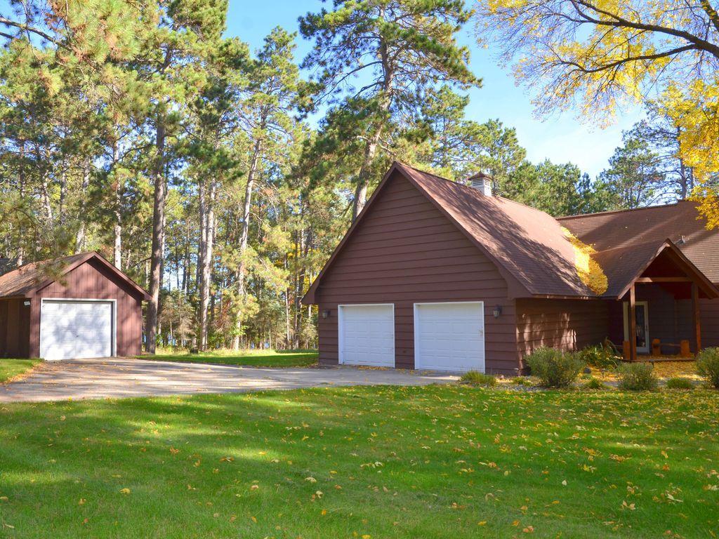 1915 single family home for sale at 17269 Cattail Drive in Park Rapids, MN — 5 bed, 3 bath (photo 4 of 49)